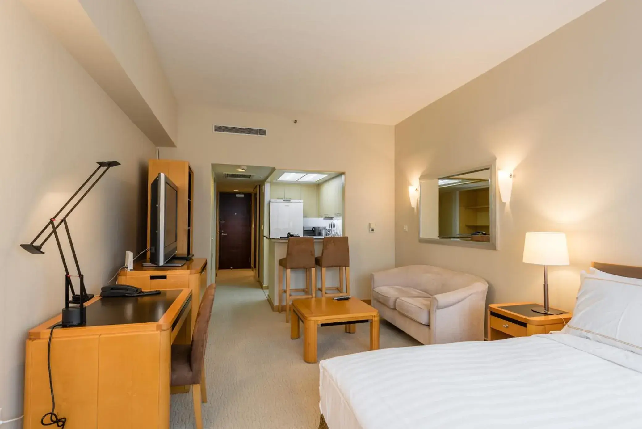 Studio - single occupancy in Shanghai Centre Serviced Apartment Studio - single occupancy in Shanghai Centre Serviced Apartment