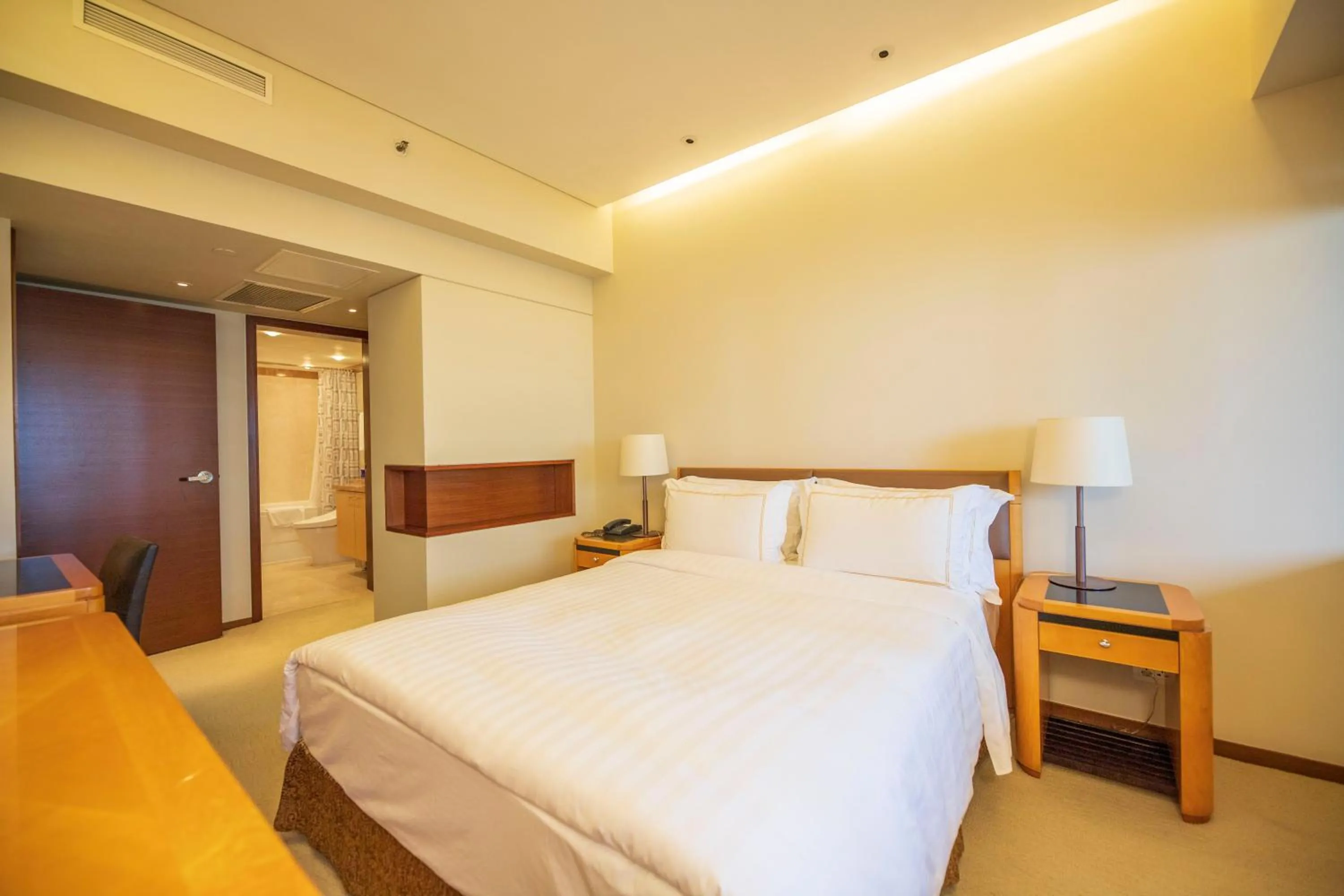 Bed in Shanghai Centre Serviced Apartment