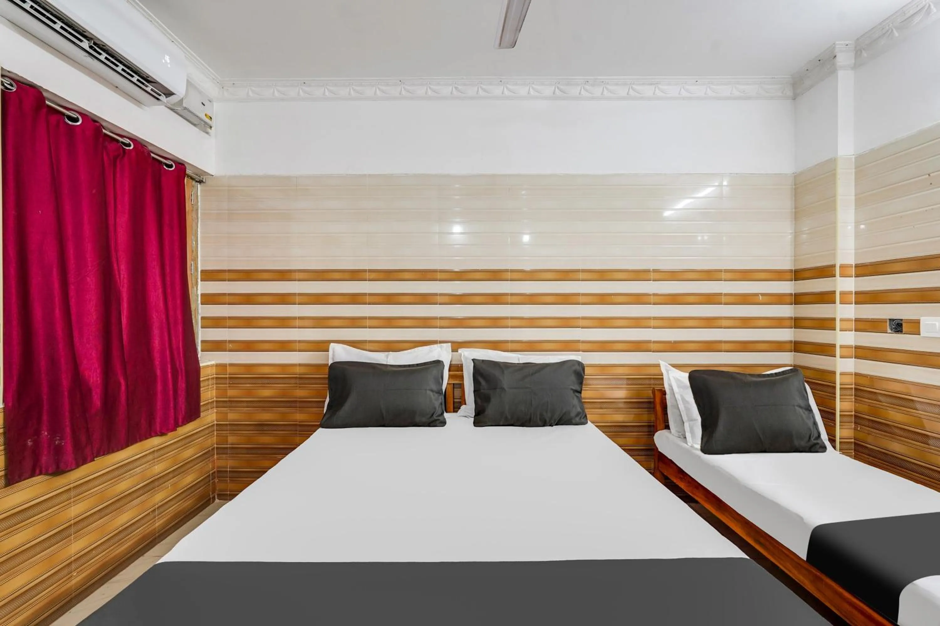 Bedroom, Bed in Hotel O Sharmila Guest House