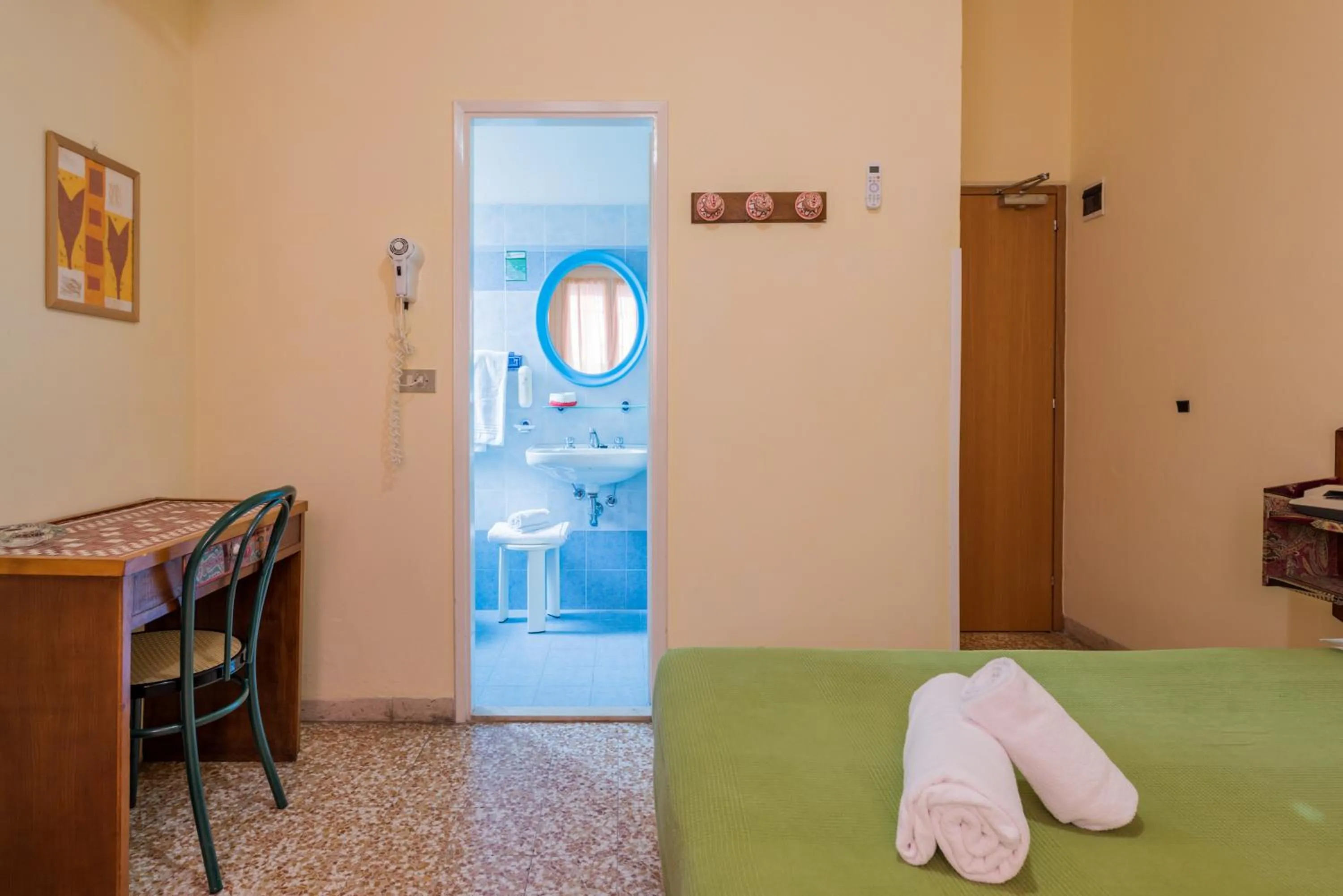 Photo of the whole room, Bed in Hotel Villa Rosa