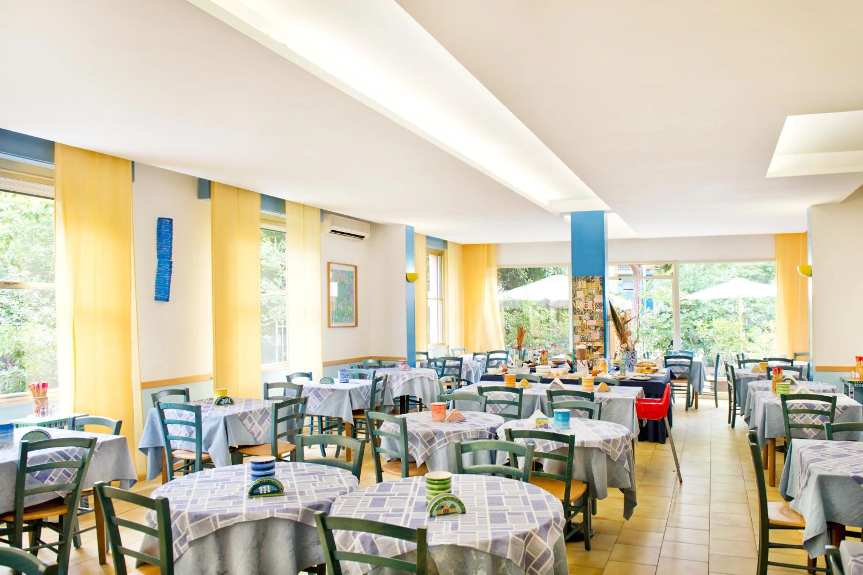 Restaurant/places to eat in Hotel Villa Rosa