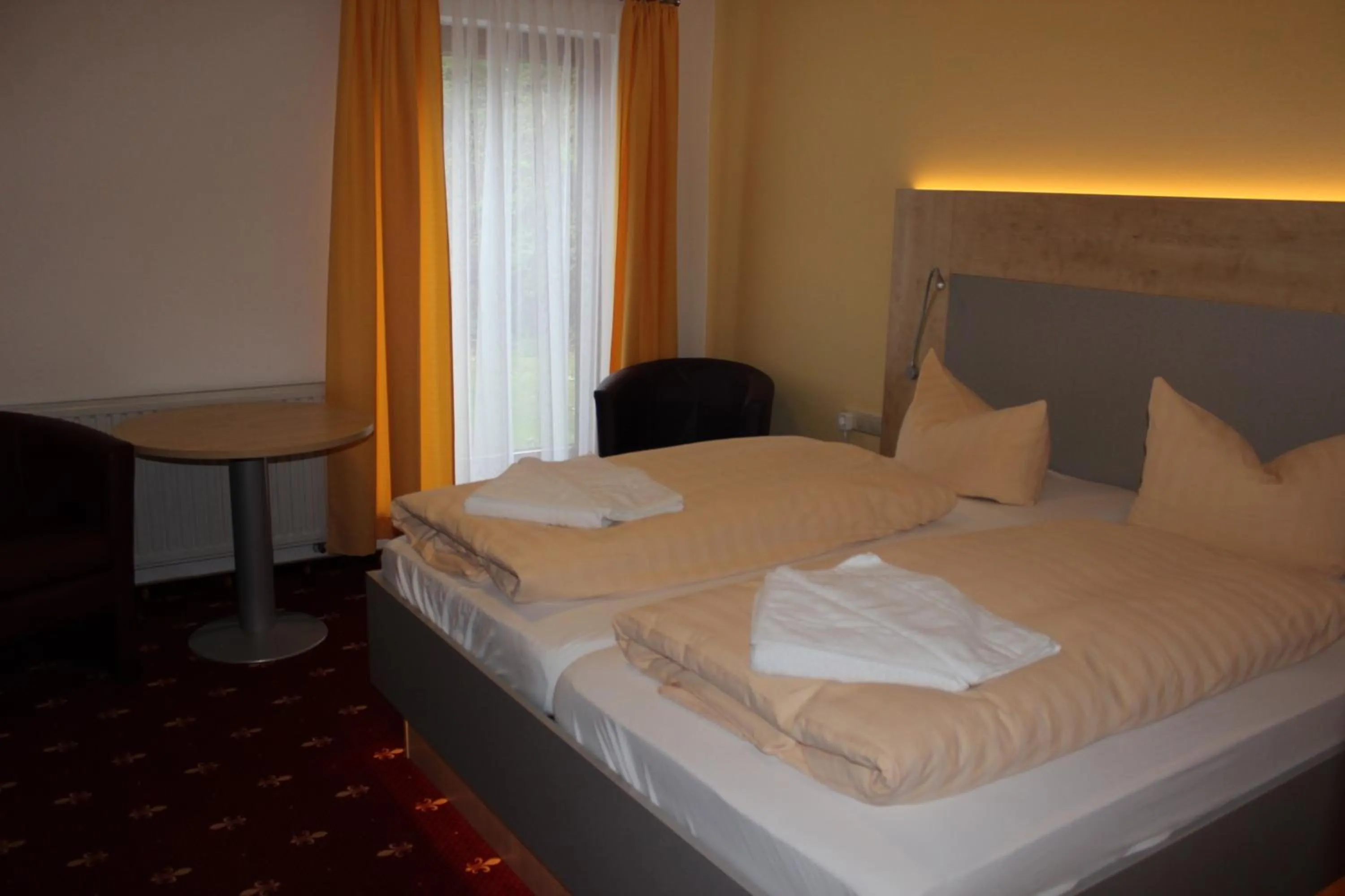 Photo of the whole room, Bed in Landhotel Gasthof Zwota