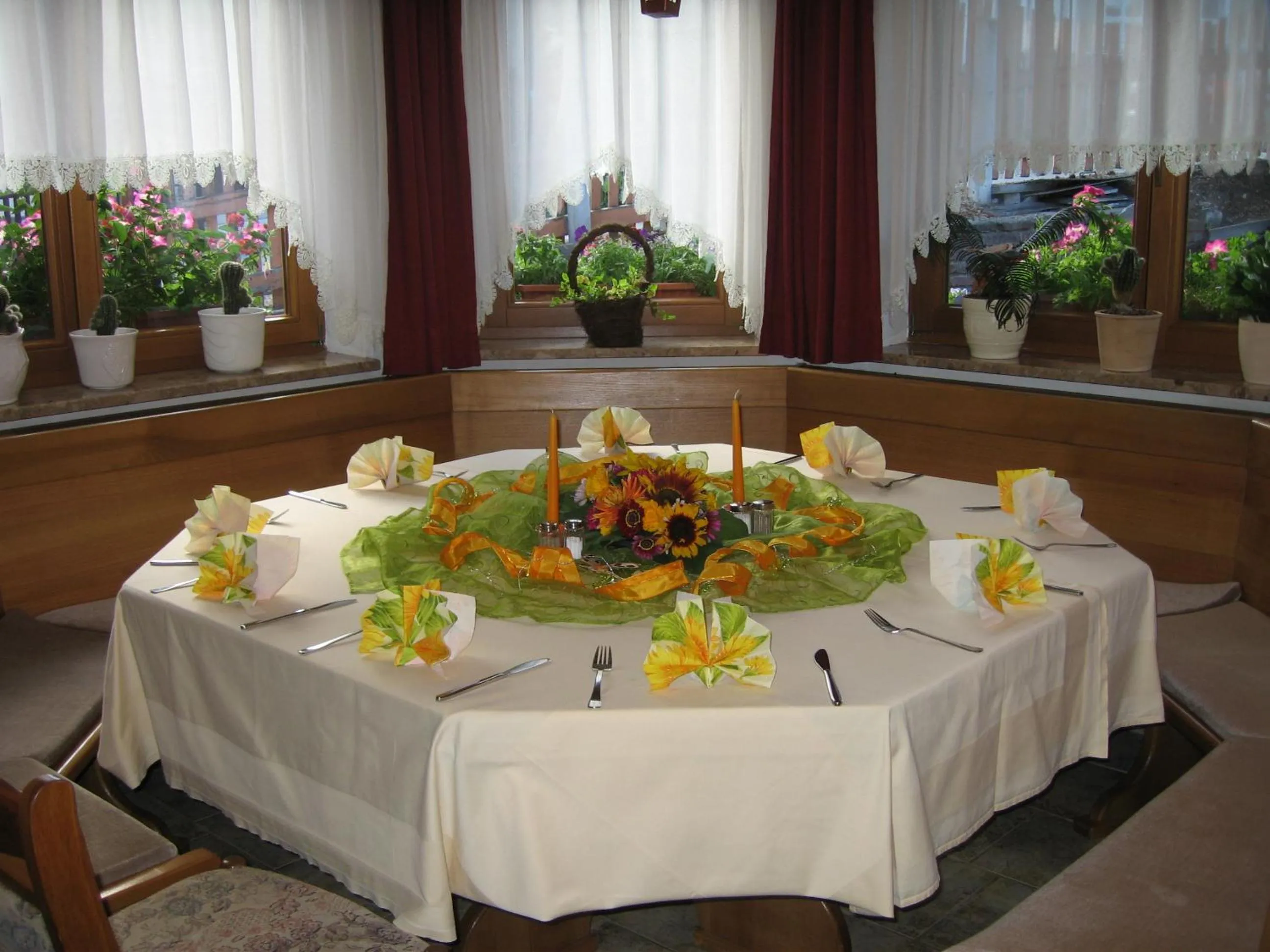 Restaurant/places to eat in Landhotel Gasthof Zwota