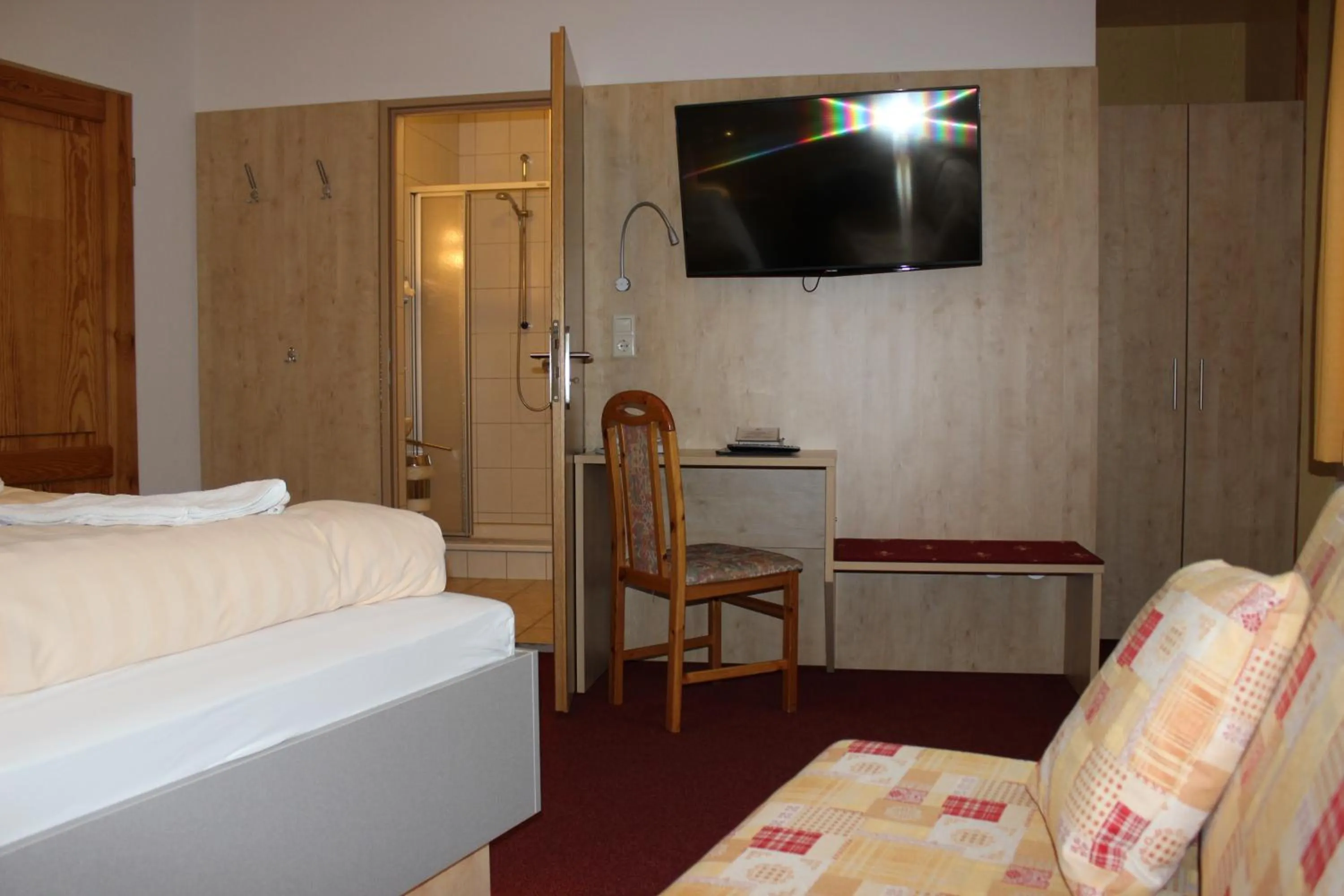 Photo of the whole room, Bed in Landhotel Gasthof Zwota