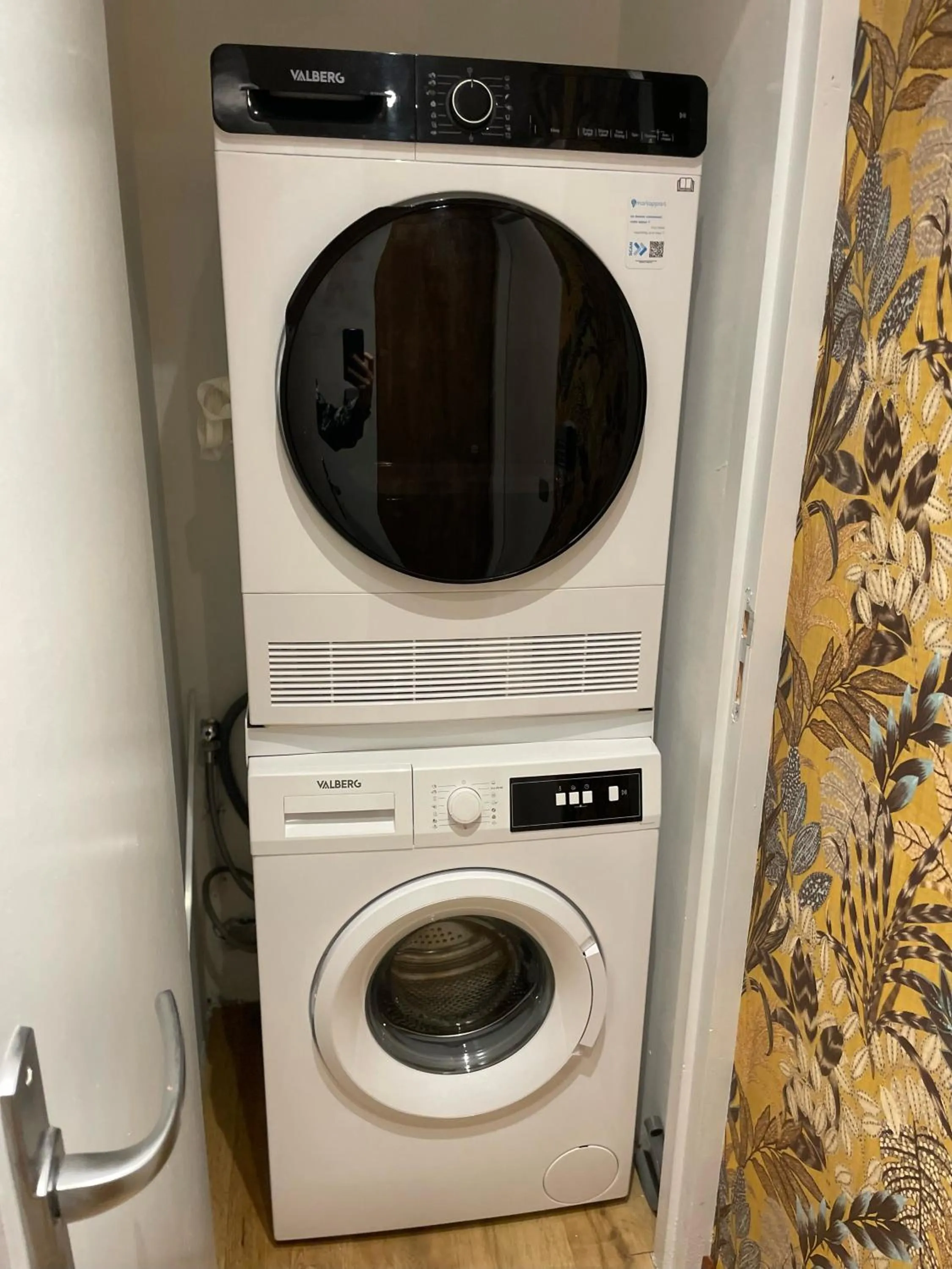 washing machine in Smart Appart Le Havre 97