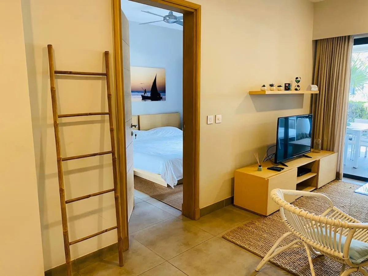 Other in Choisy Les Bains D2 by Host Agents