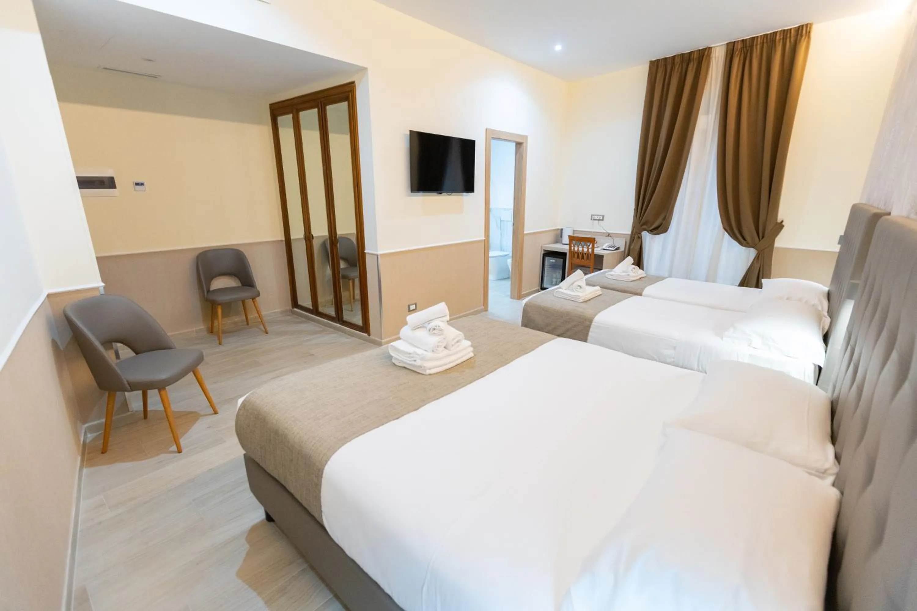 Bed in Hotel Maximus