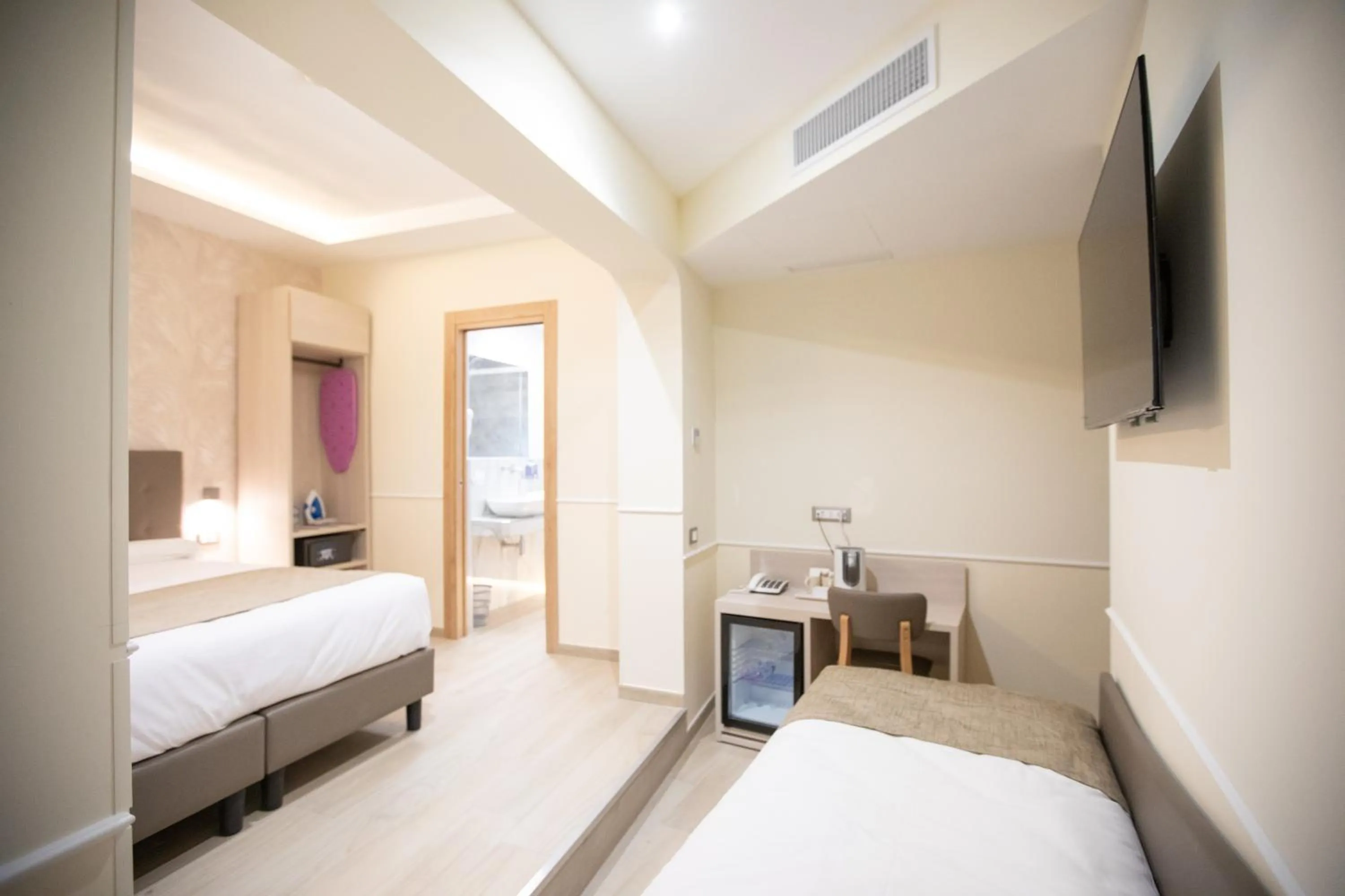 Bed in Hotel Maximus