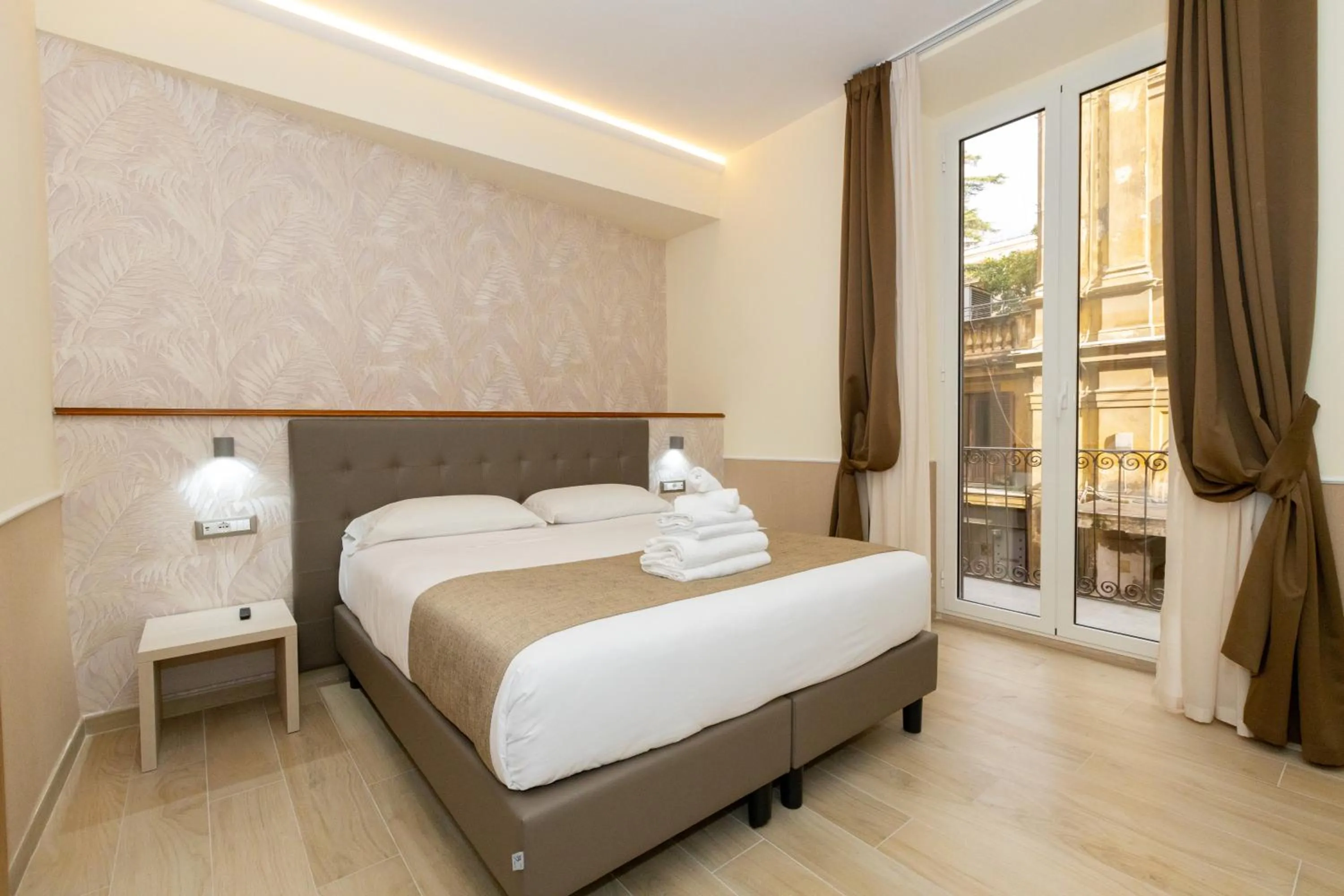 Bed in Hotel Maximus