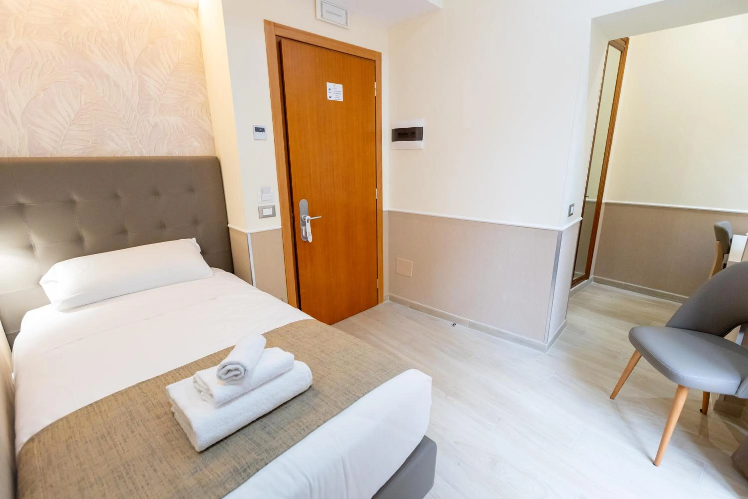 Bed in Hotel Maximus