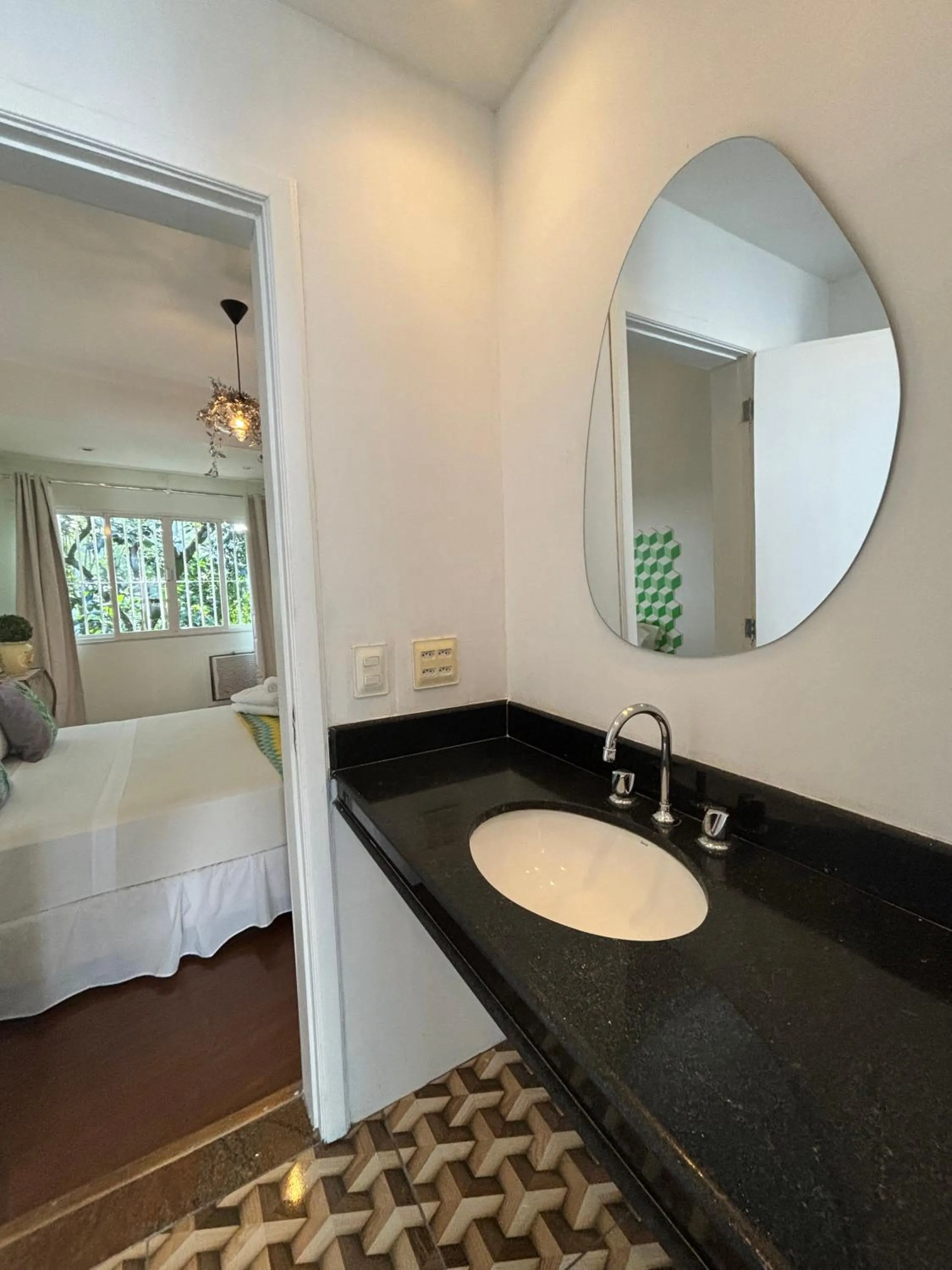 Bathroom, Bed in Les Jardins de Rio Boutique Hotel