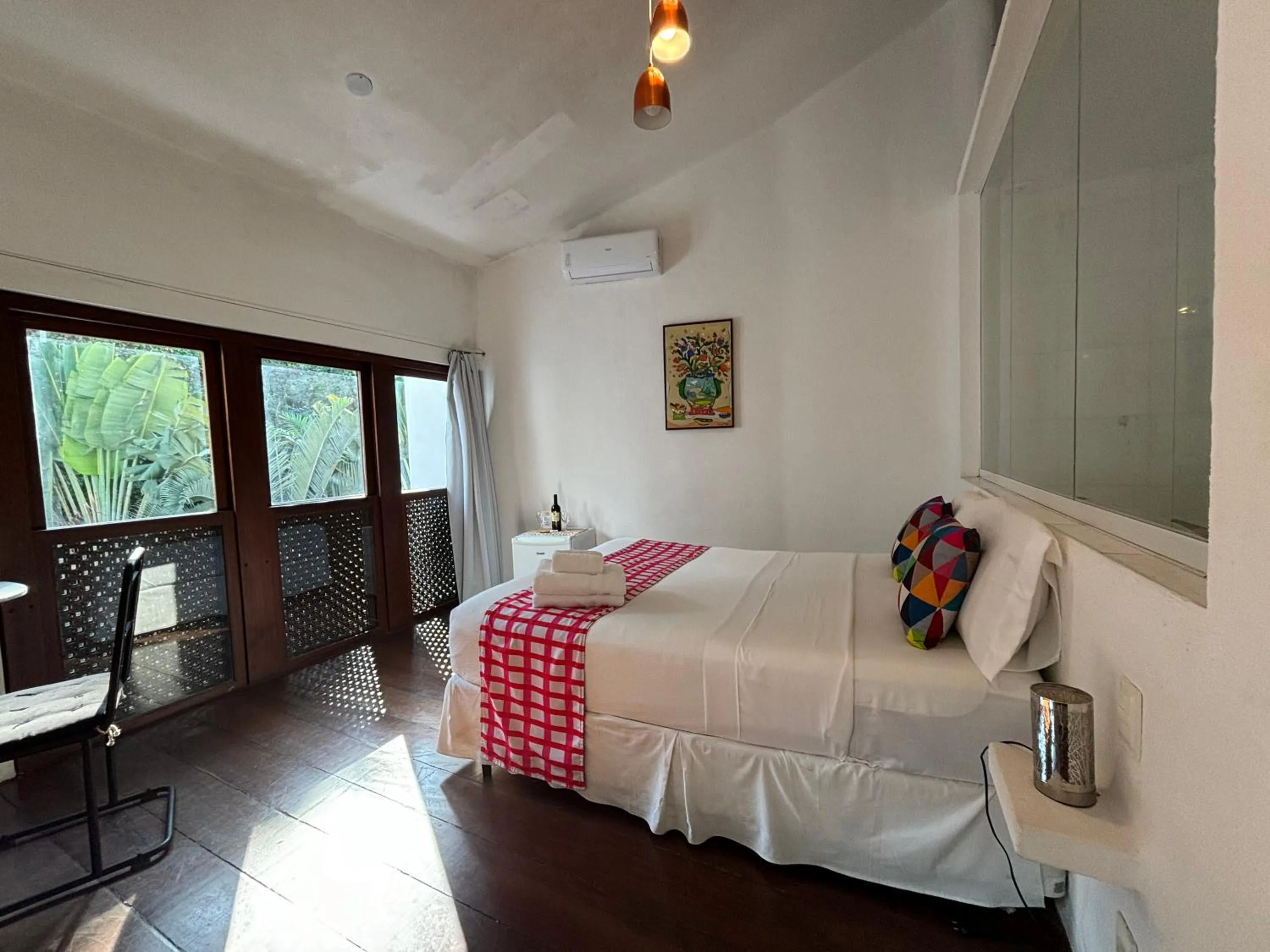 View (from property/room), Bed in Les Jardins de Rio Boutique Hotel