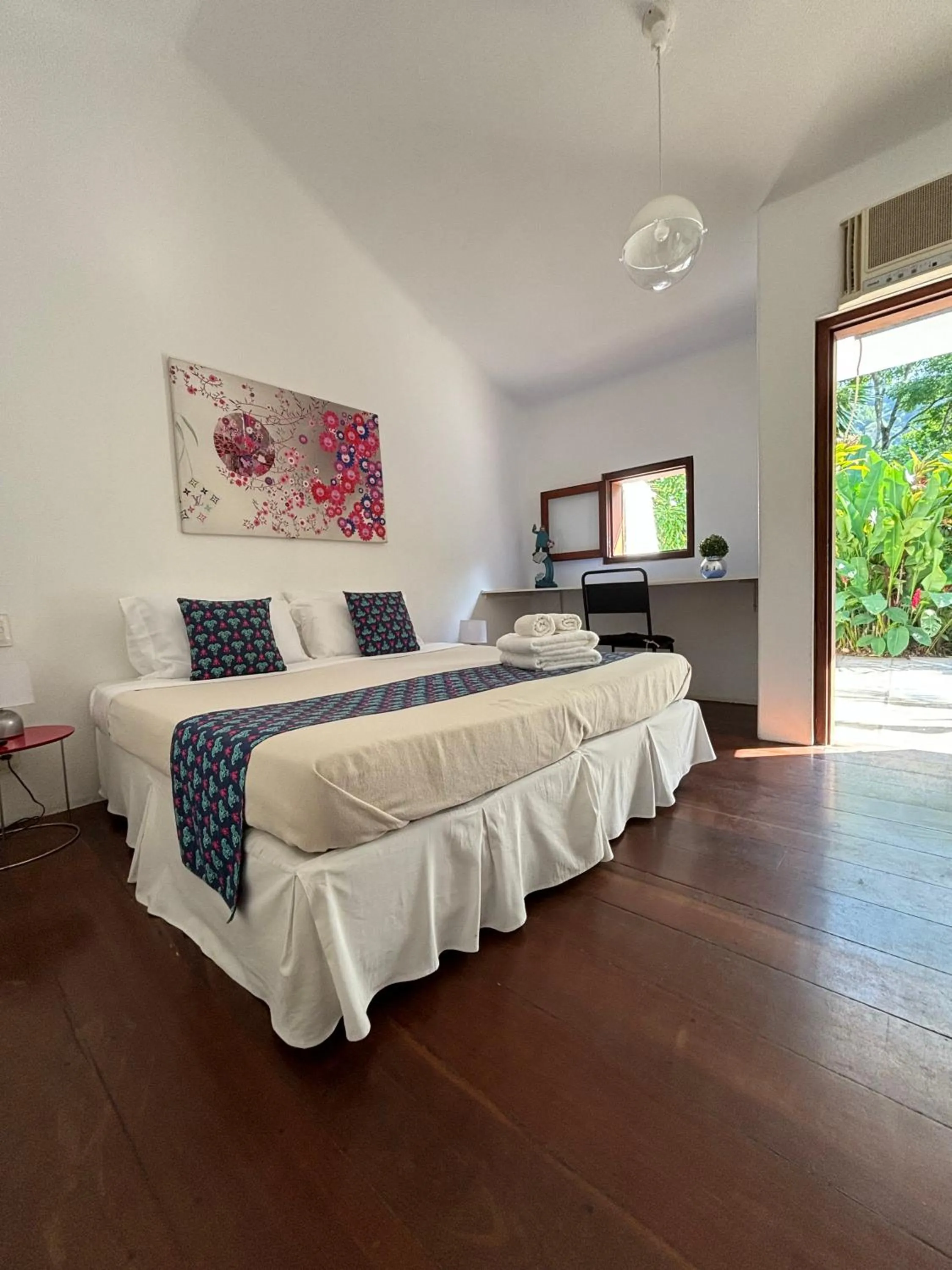 Photo of the whole room, Bed in Les Jardins de Rio Boutique Hotel