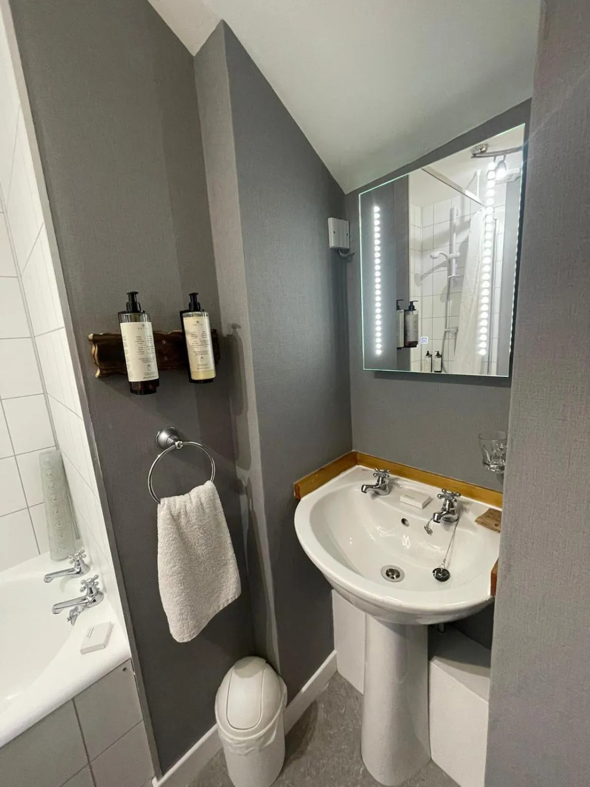 Bathroom in Falls of Lora Hotel