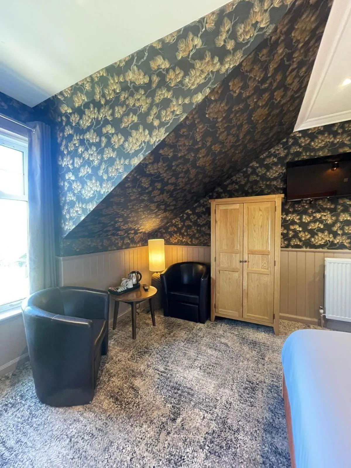 Coffee/tea facilities in Falls of Lora Hotel