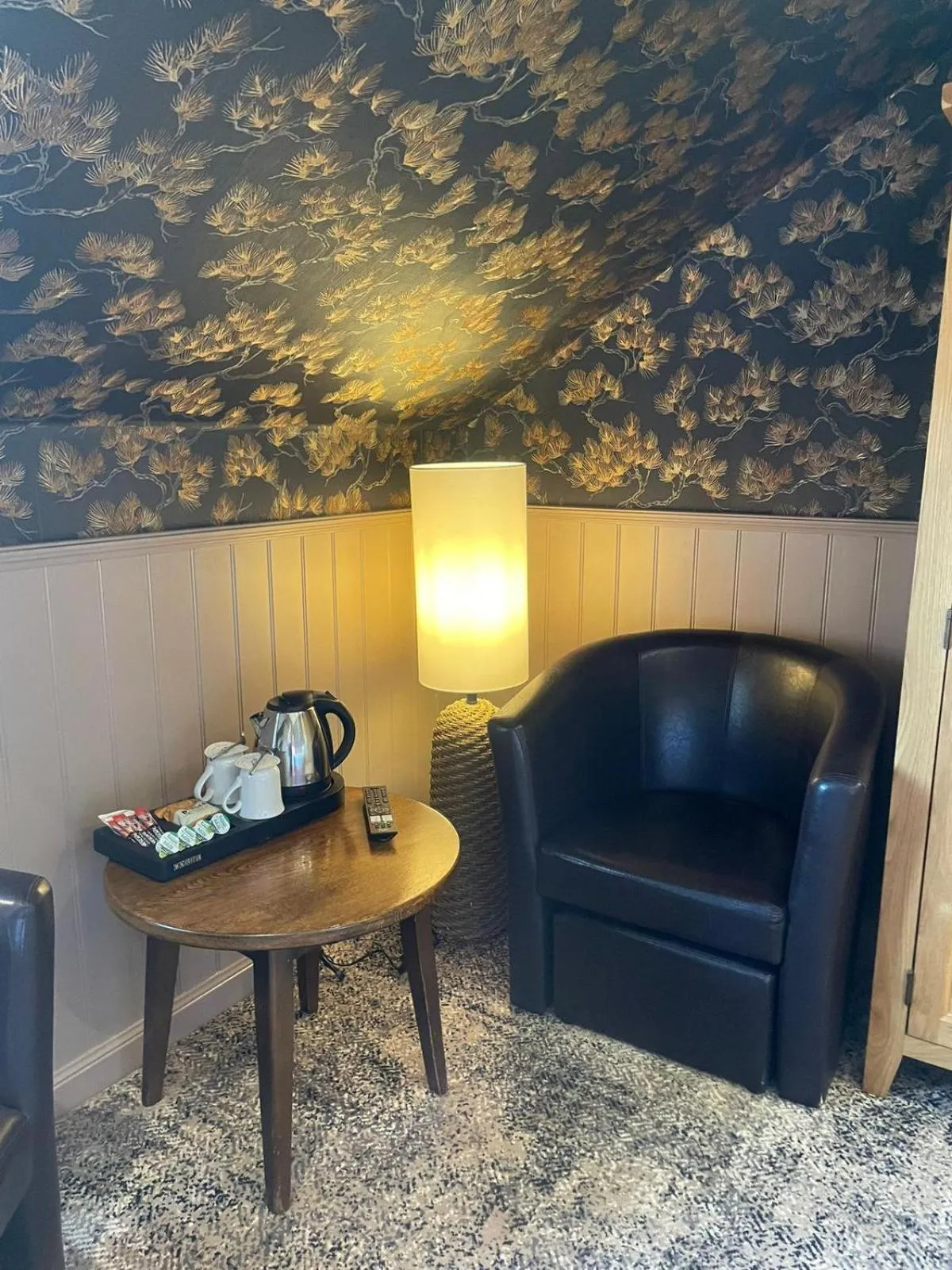 Coffee/tea facilities in Falls of Lora Hotel