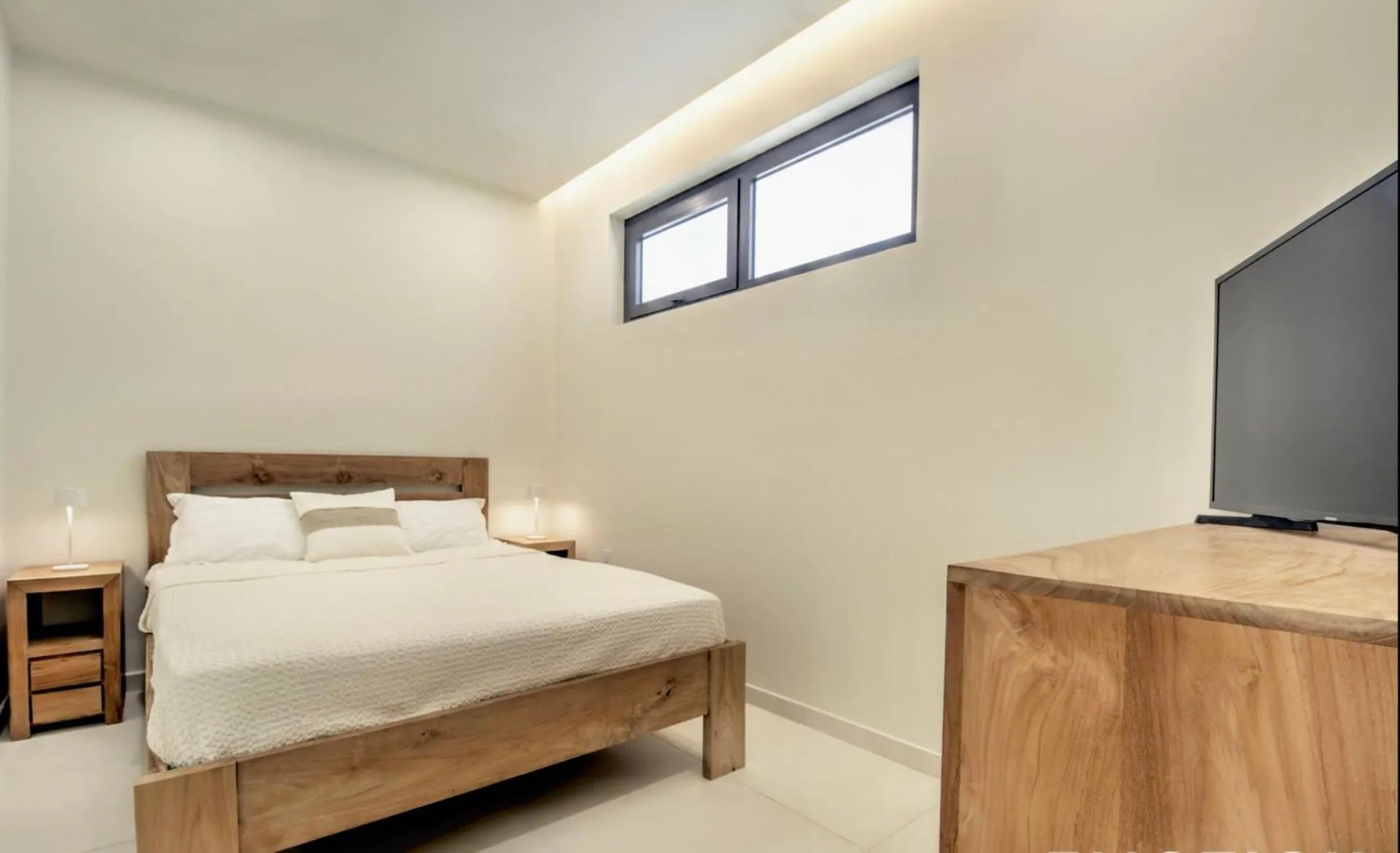 Bedroom, Bed in The Hills Residence