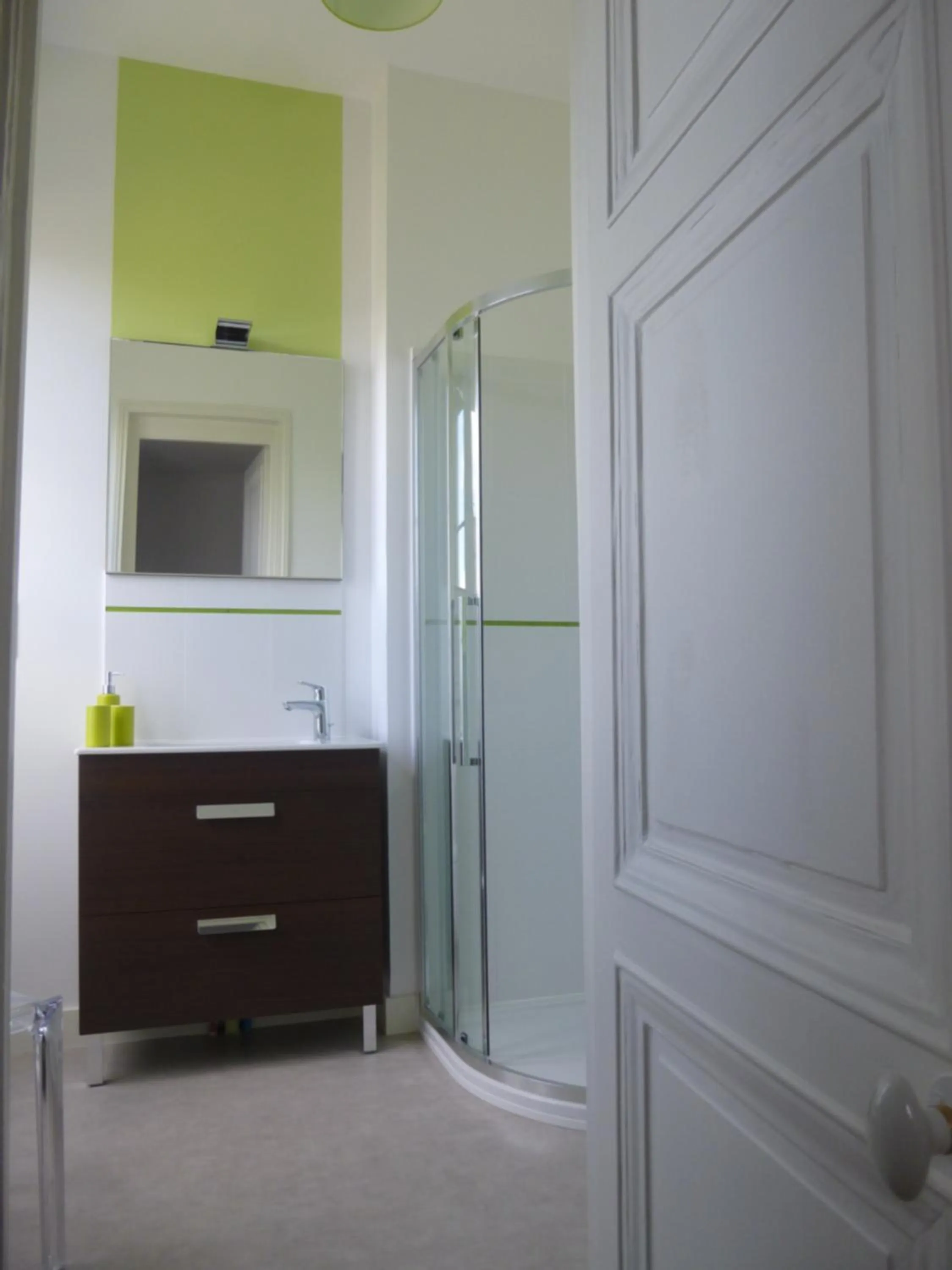 Bathroom in Cèdre et Charme