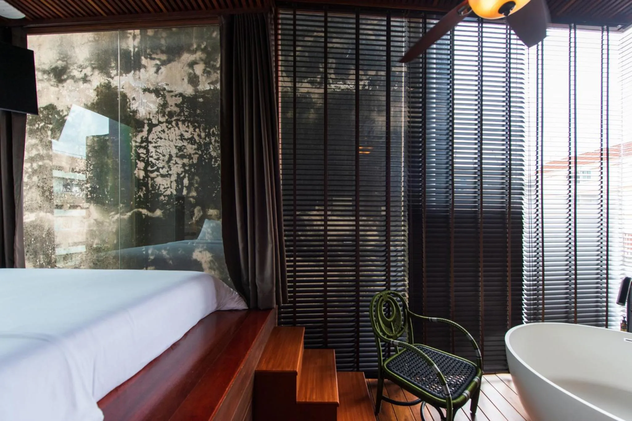 Bed in Na Tanao 1969