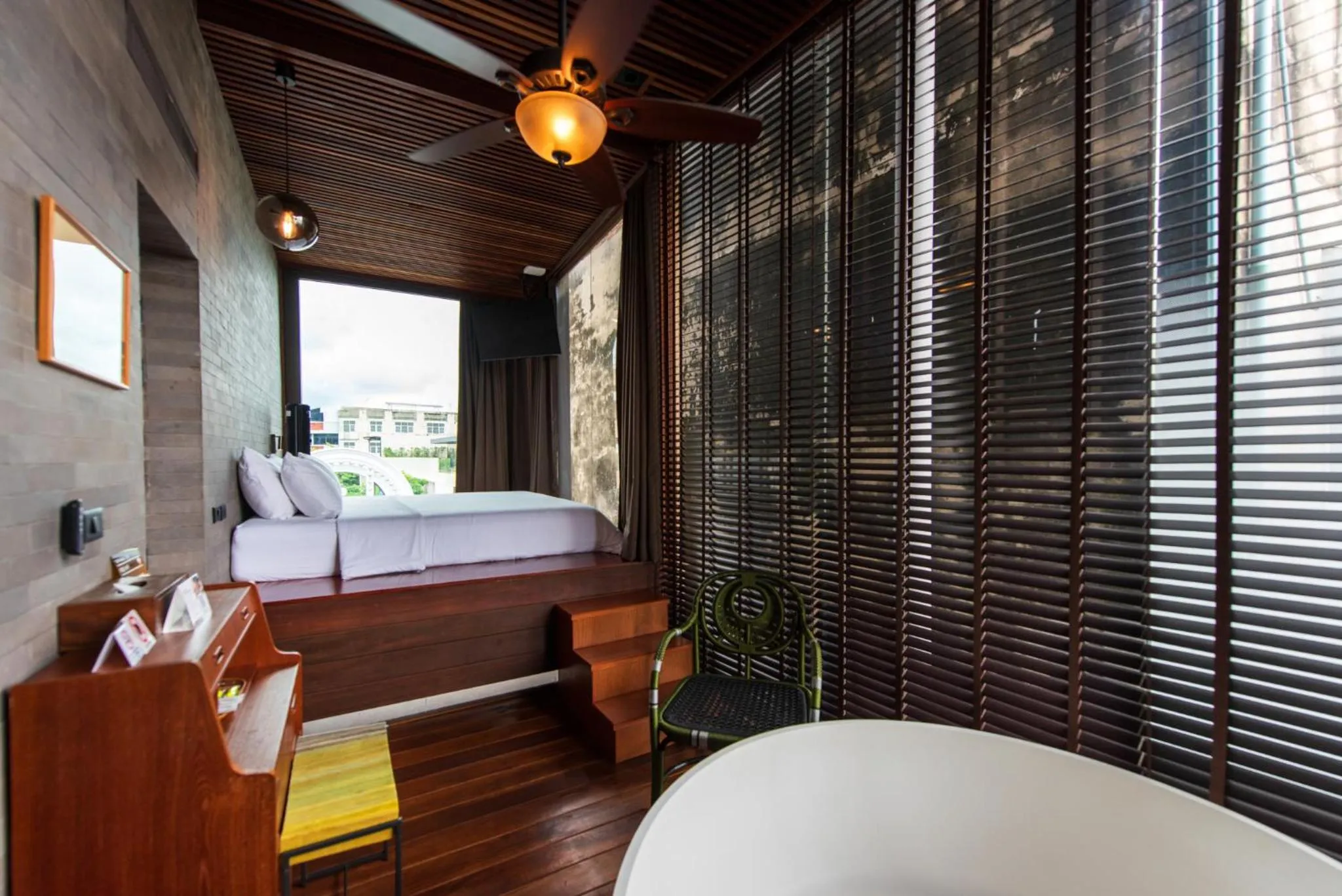 Bed in Na Tanao 1969