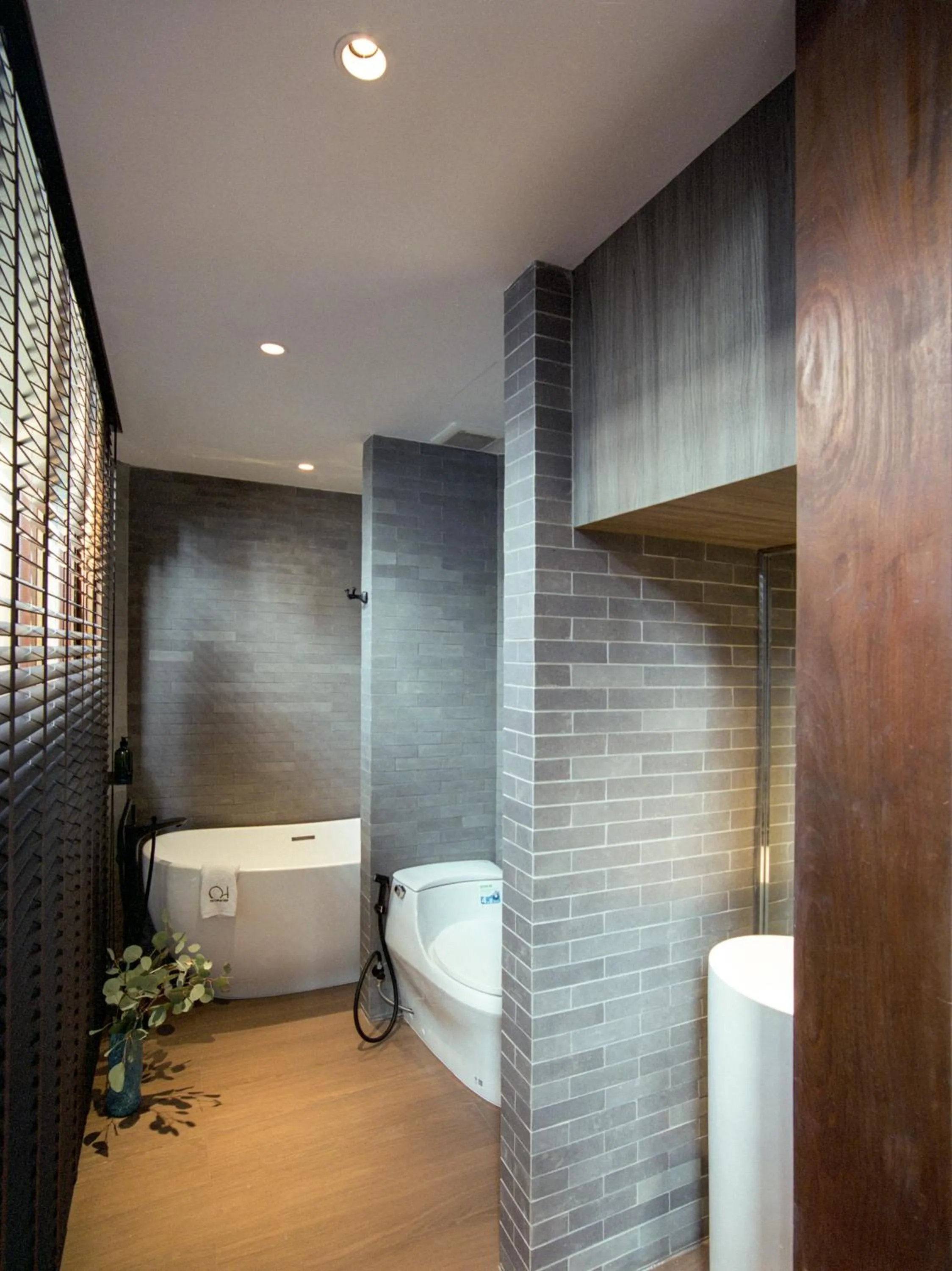 Shower in Na Tanao 1969