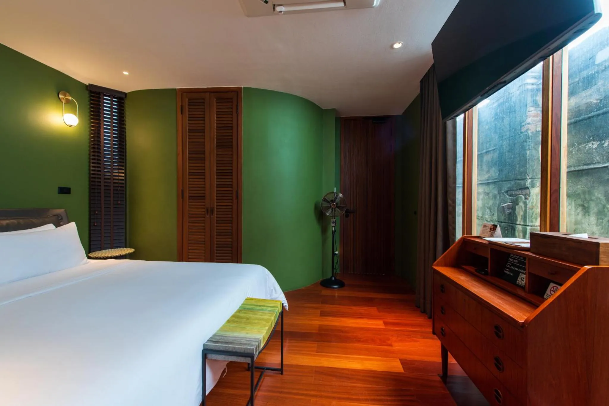 Bedroom, Bed in Na Tanao 1969