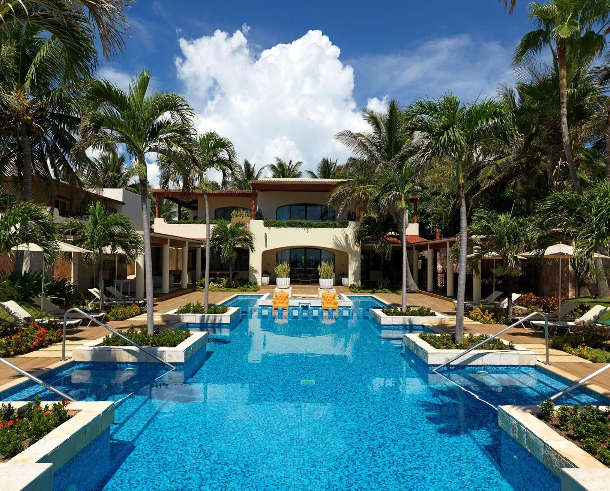 Swimming pool in Azul Villa Casa del Mar - Gourmet All Inclusive by Karisma