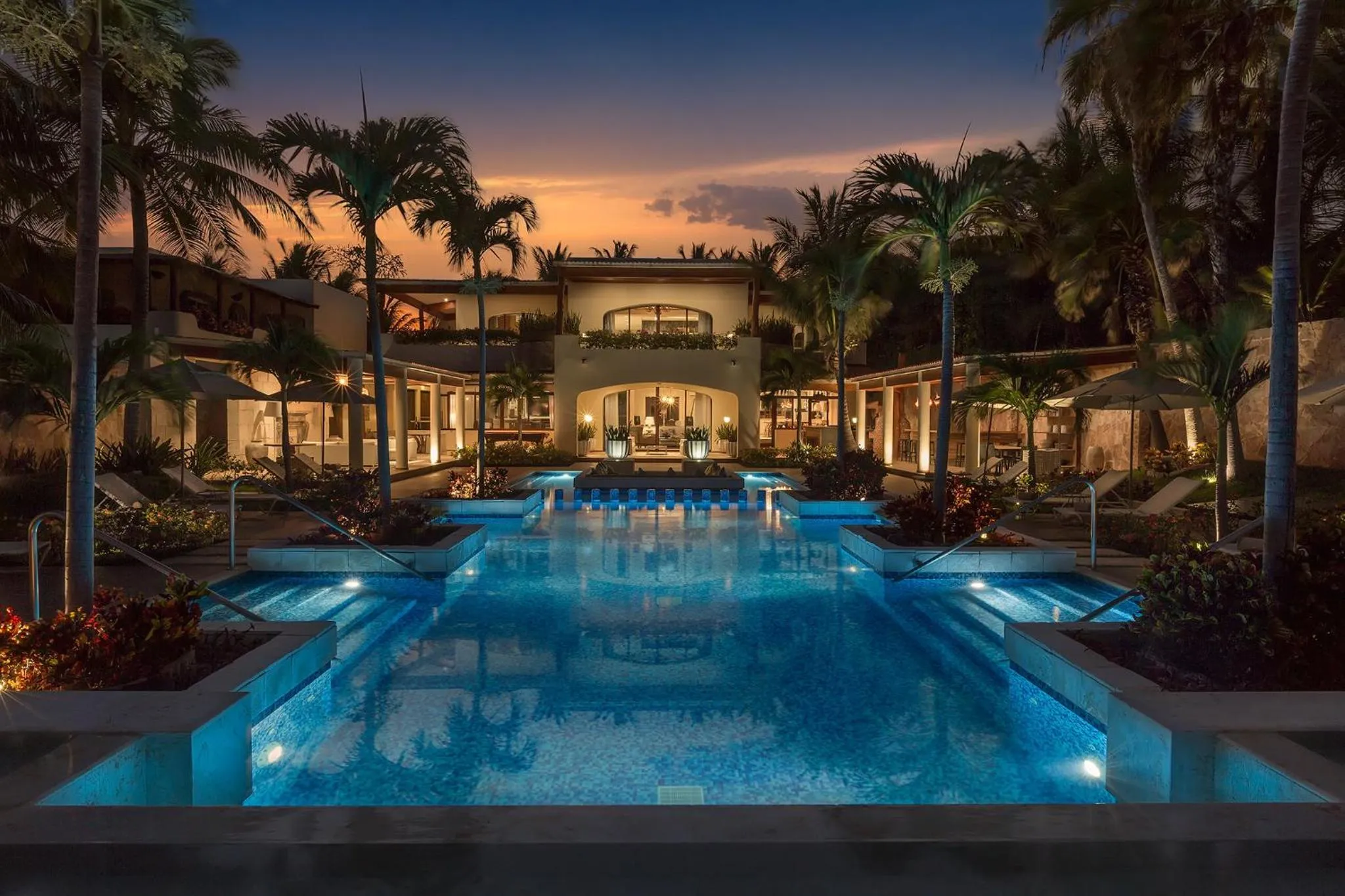 Swimming pool in Azul Villa Casa del Mar - Gourmet All Inclusive by Karisma