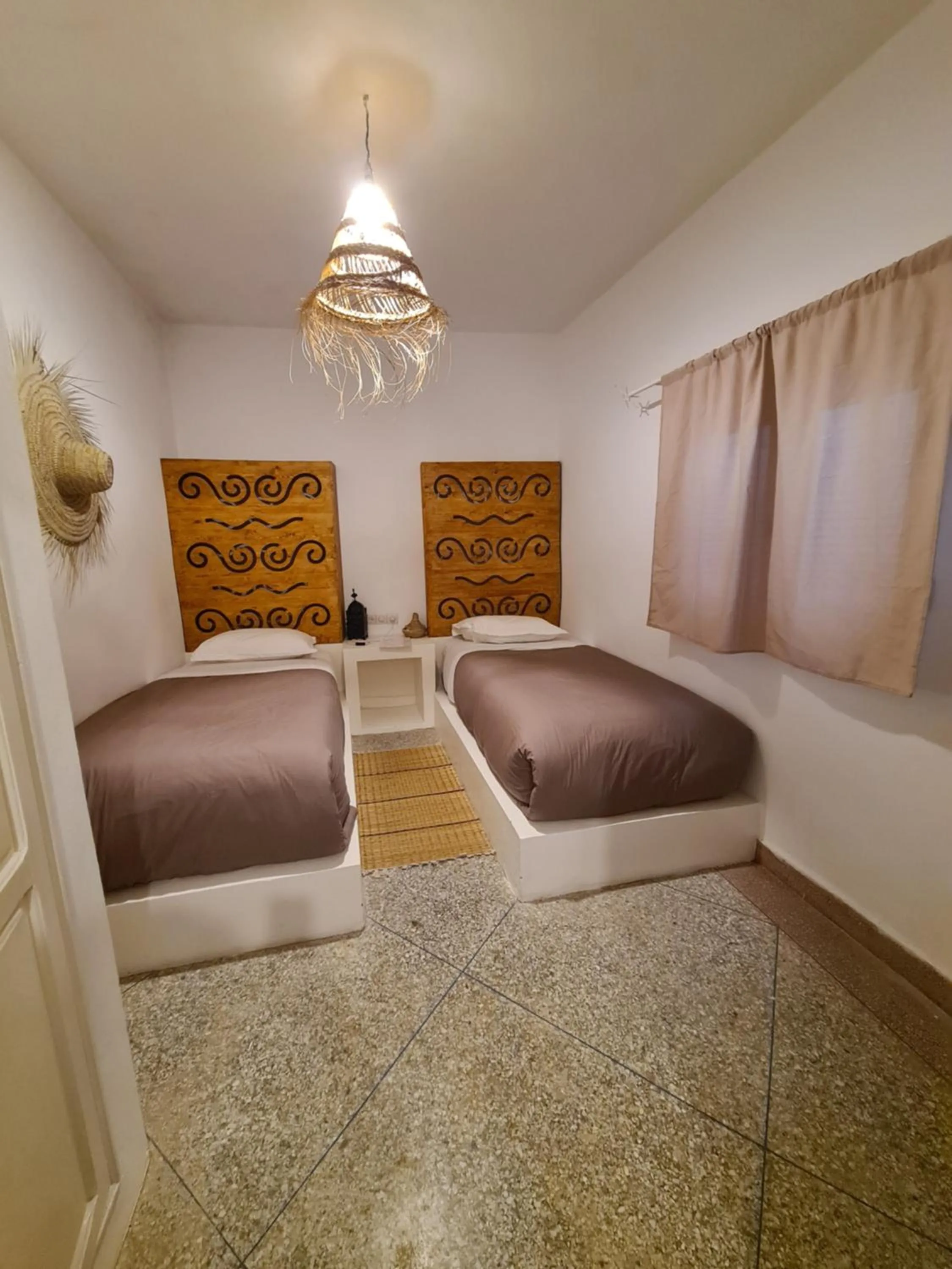 Photo of the whole room, Bed in La Maison des Vagues