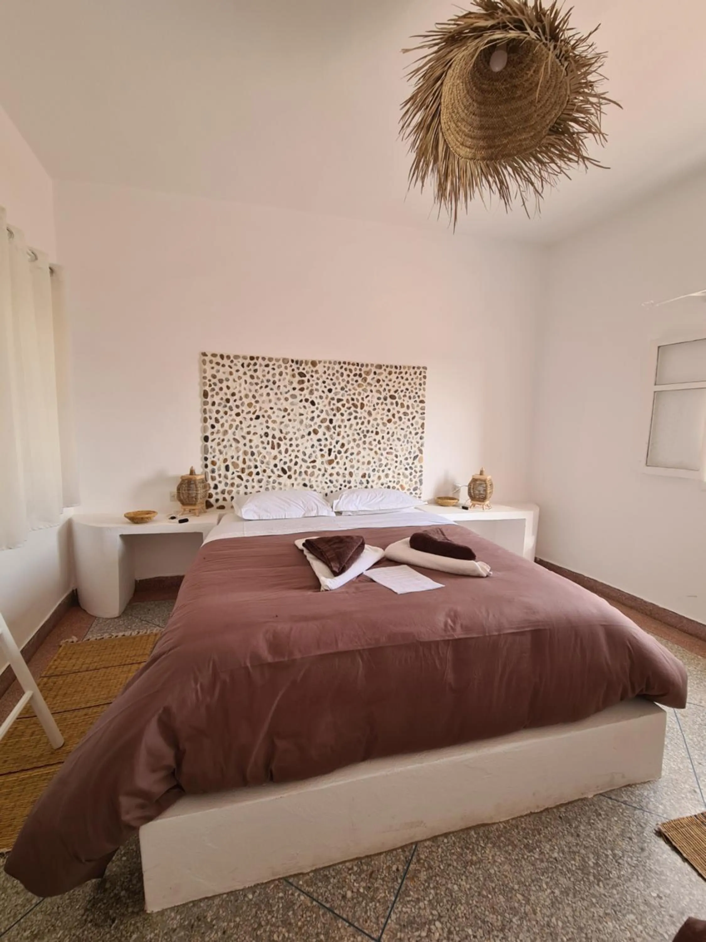 Photo of the whole room, Bed in La Maison des Vagues