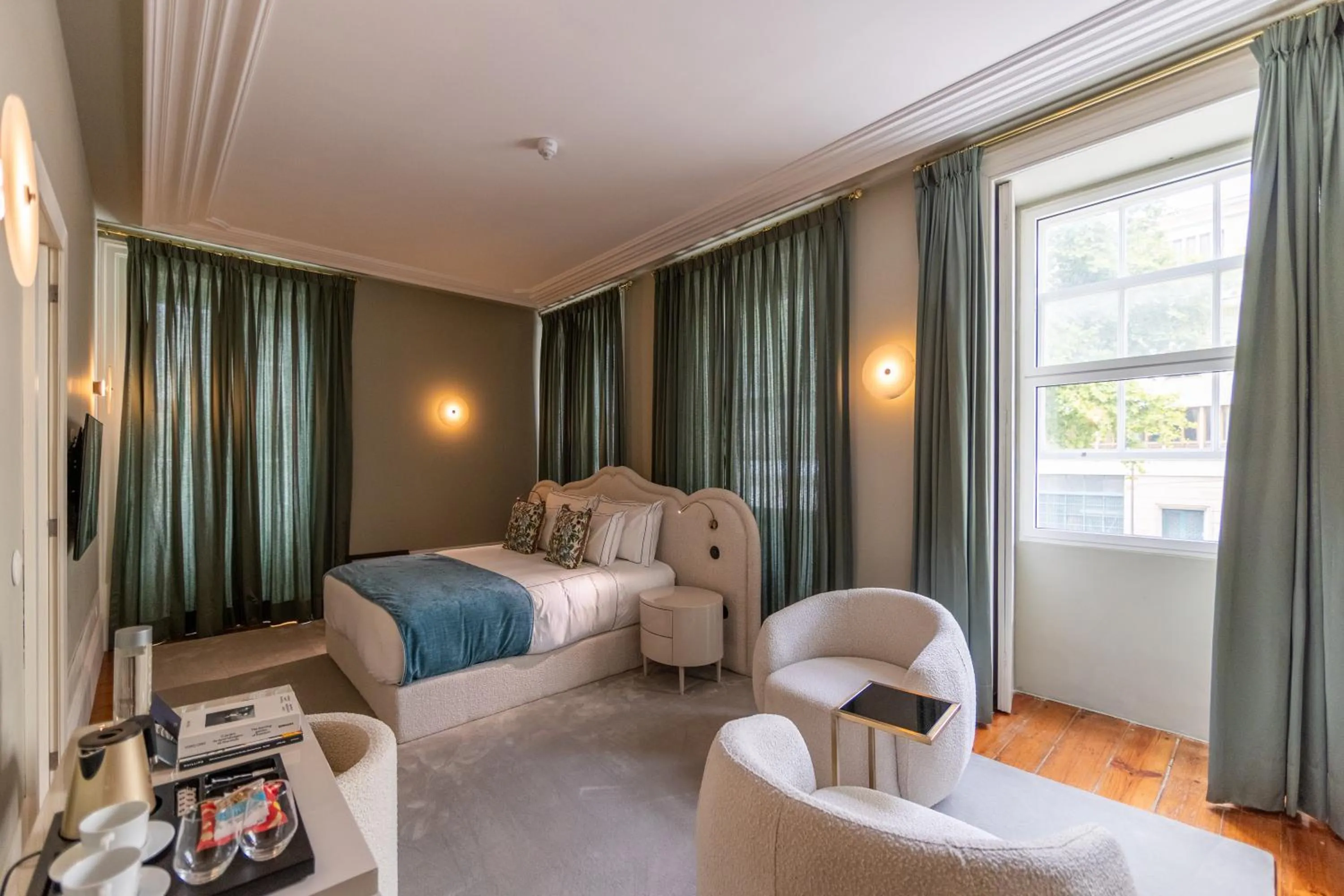 Family in Maison Bleue