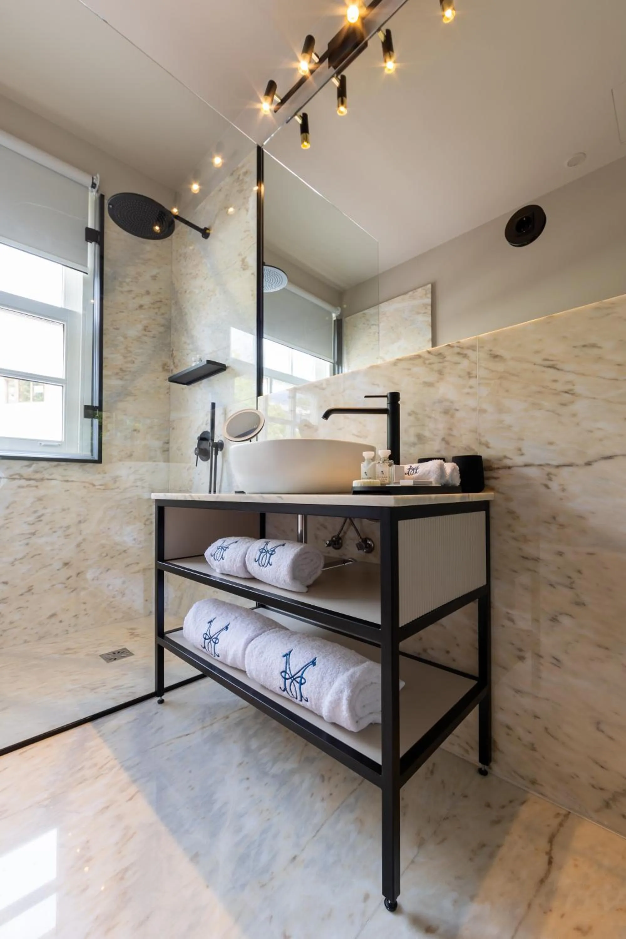 Bathroom in Maison Bleue