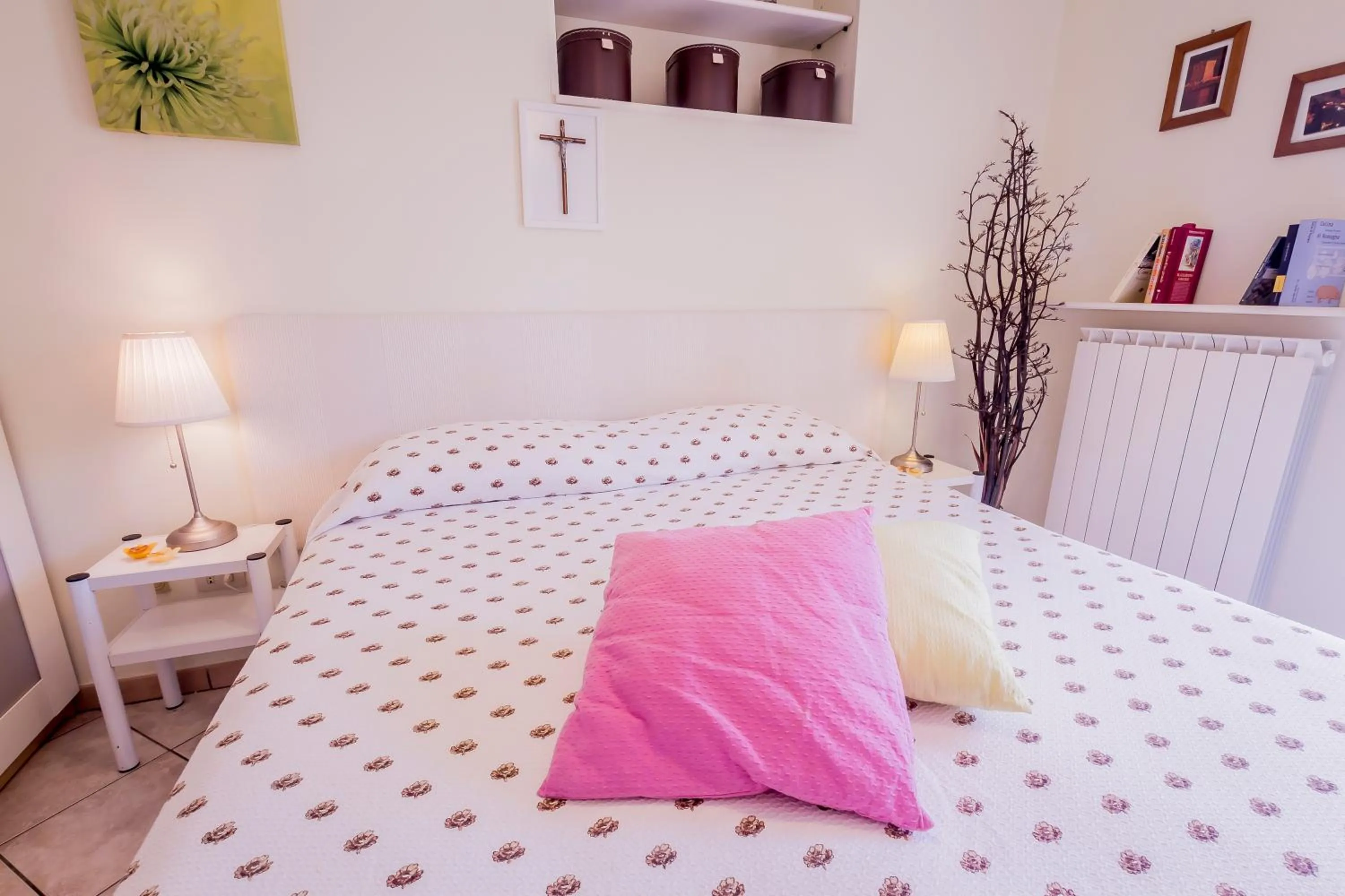 Photo of the whole room in Mandarinoarancio