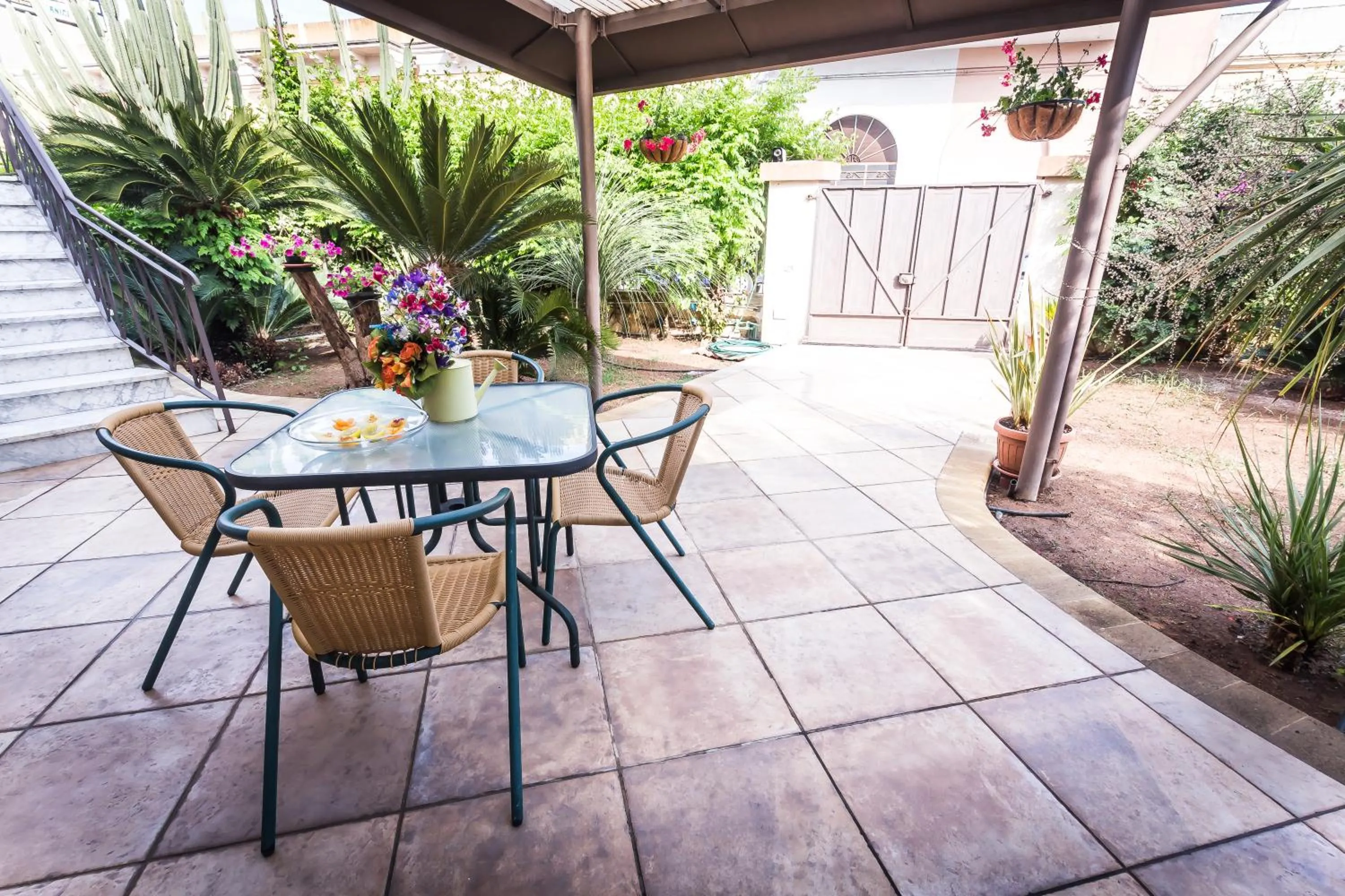 Property building in Mandarinoarancio