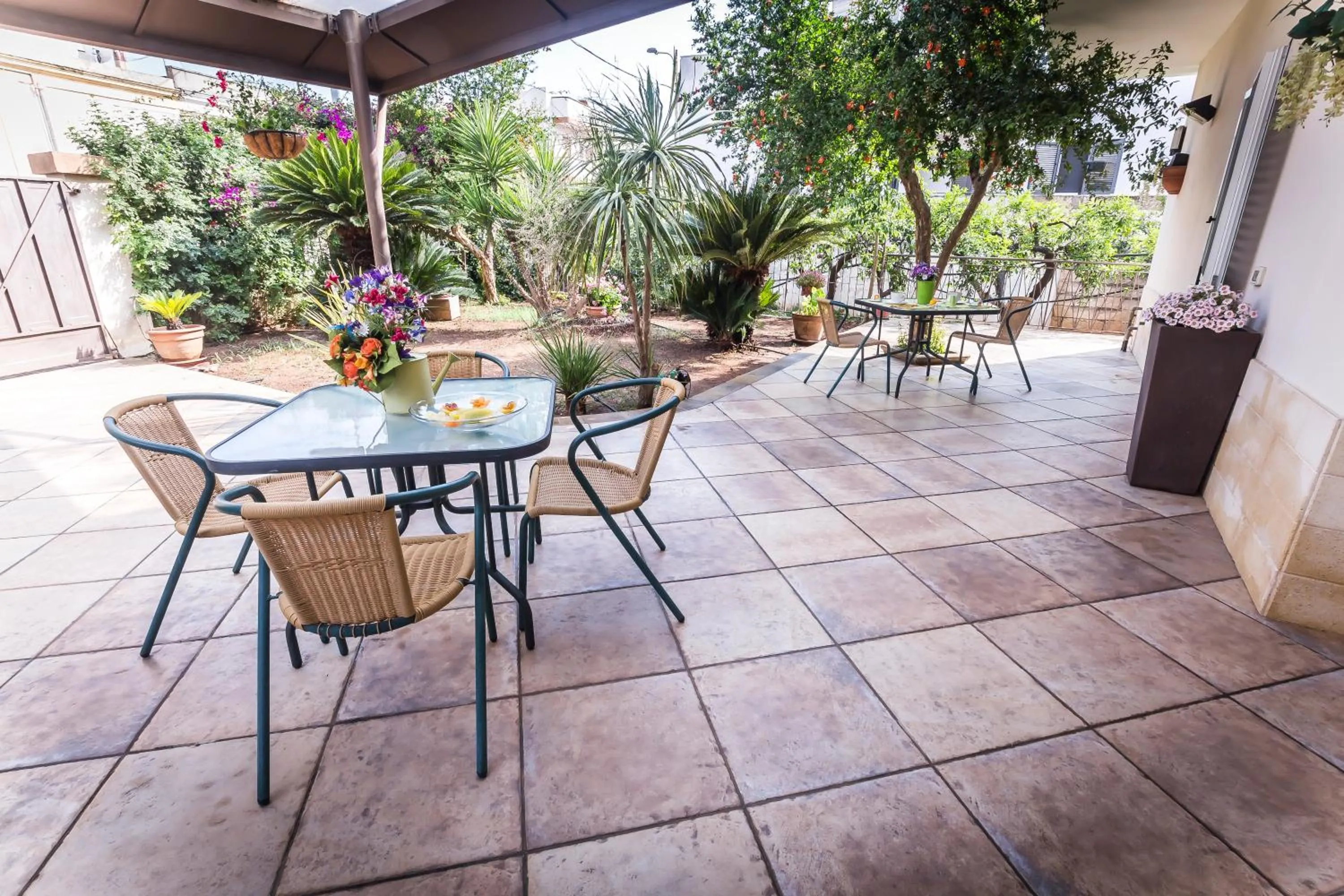 Property building in Mandarinoarancio