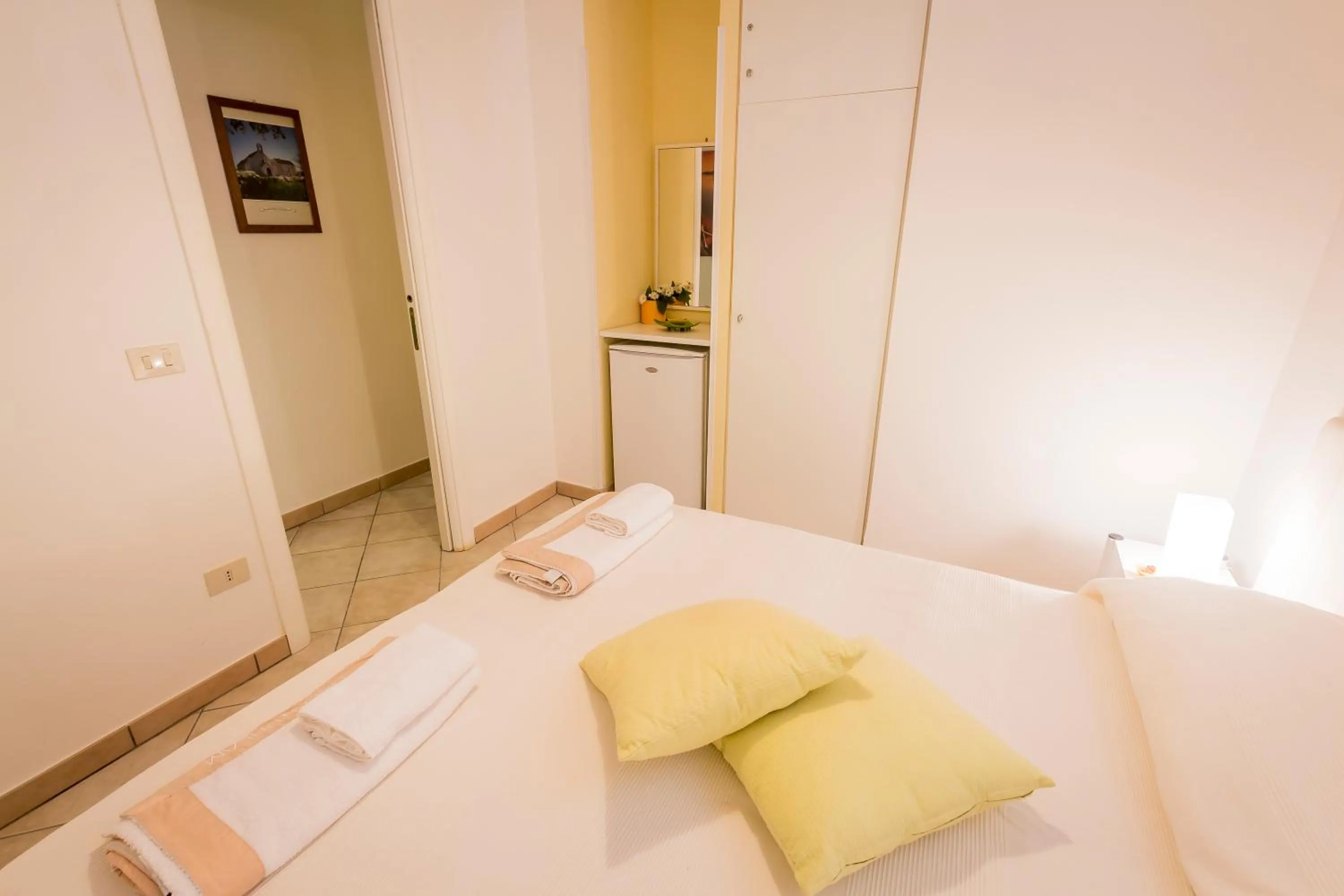 Photo of the whole room in Mandarinoarancio