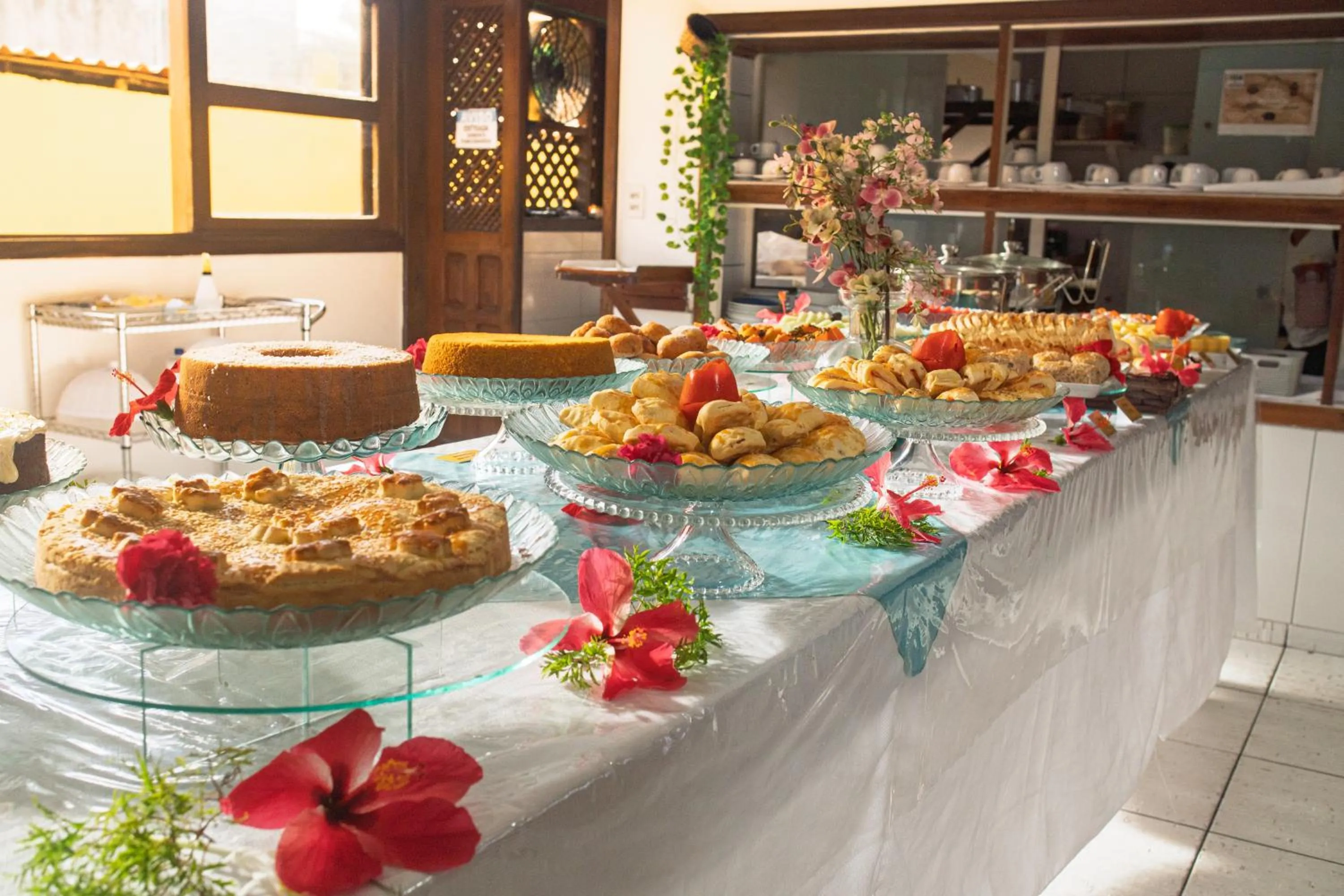 Buffet breakfast in Brisa do Caitá Praia Hotel