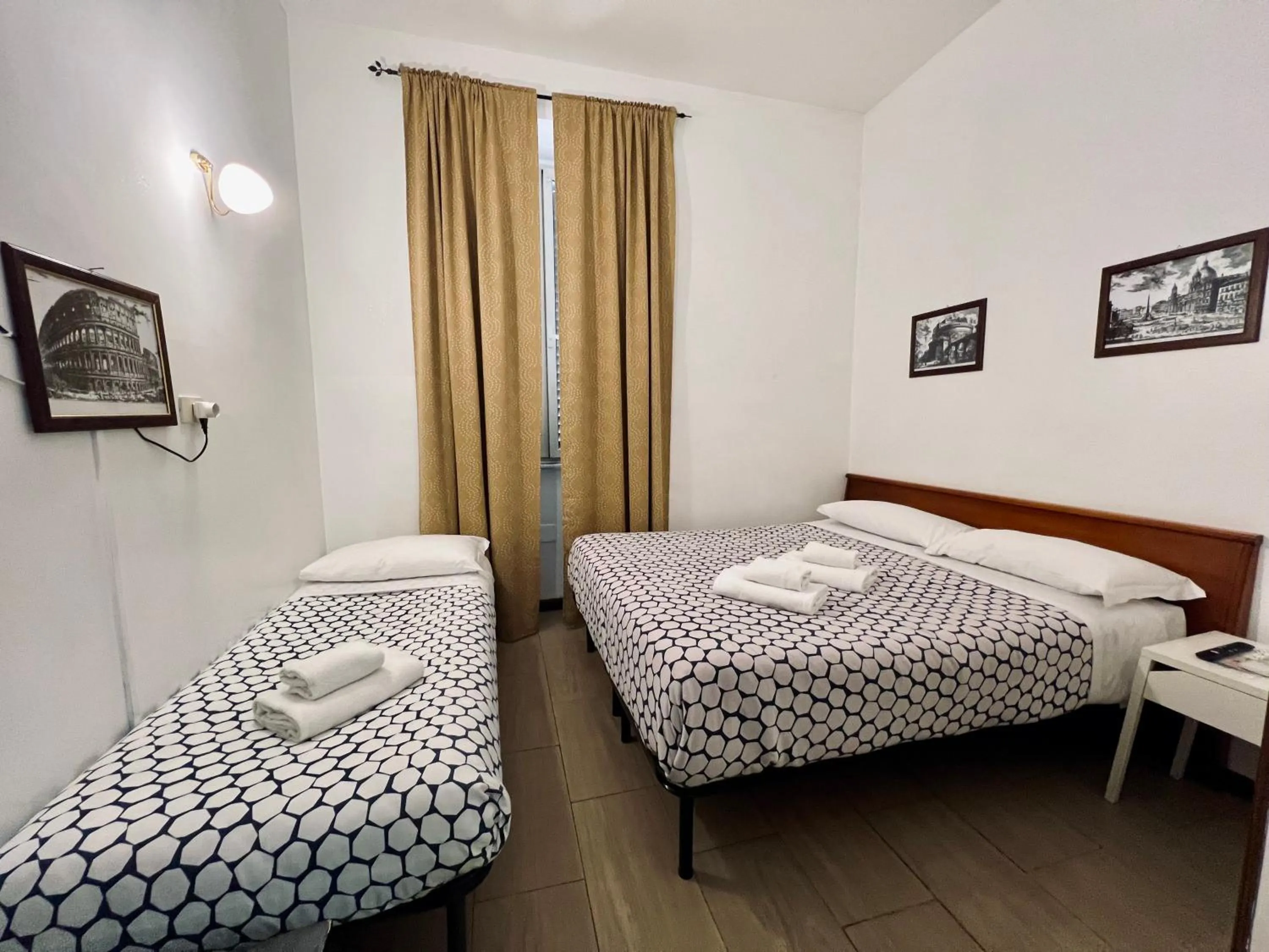 Bedroom, Bed in Booking Inn Settembre 95
