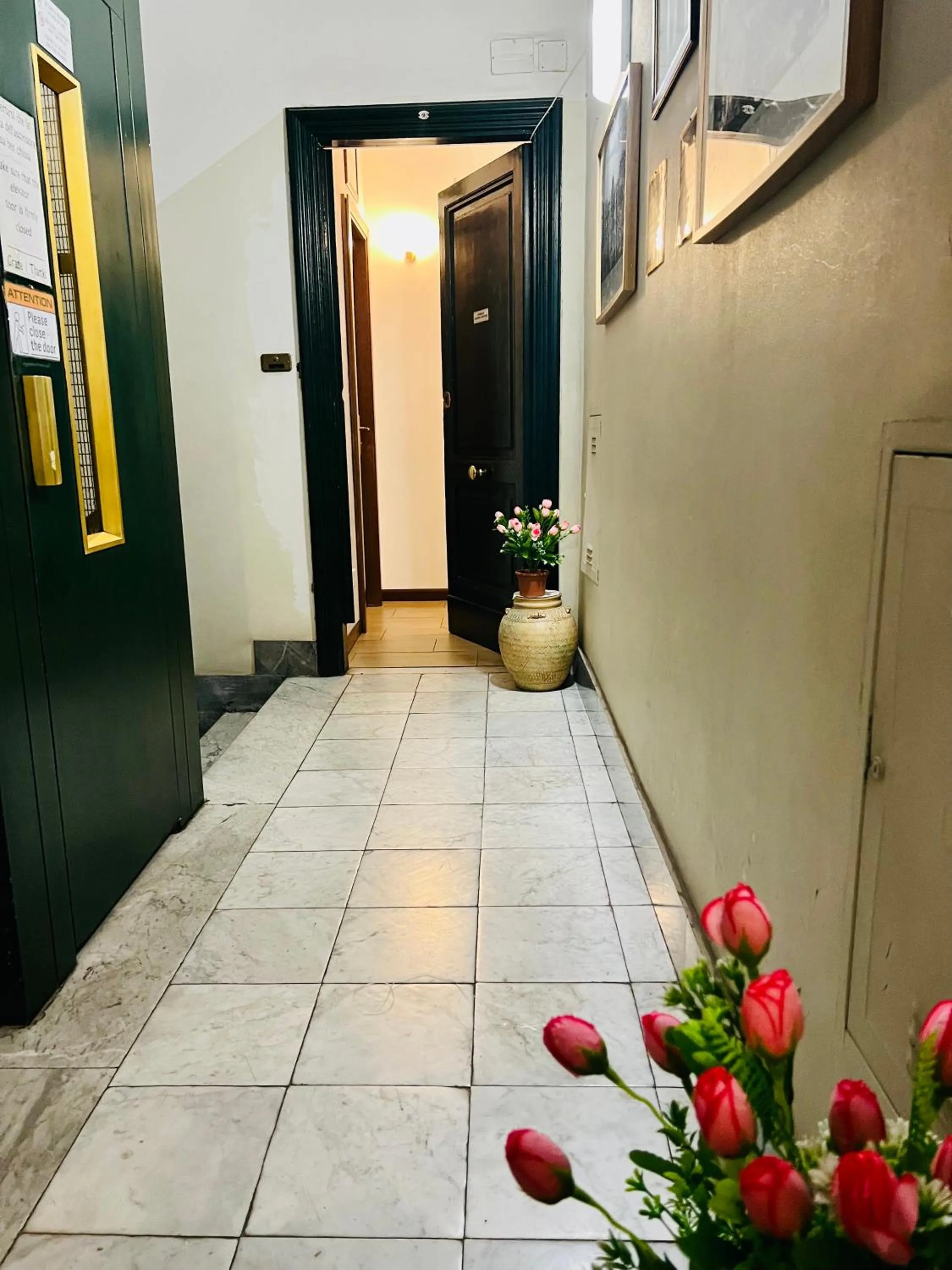 Property building in Booking Inn Settembre 95