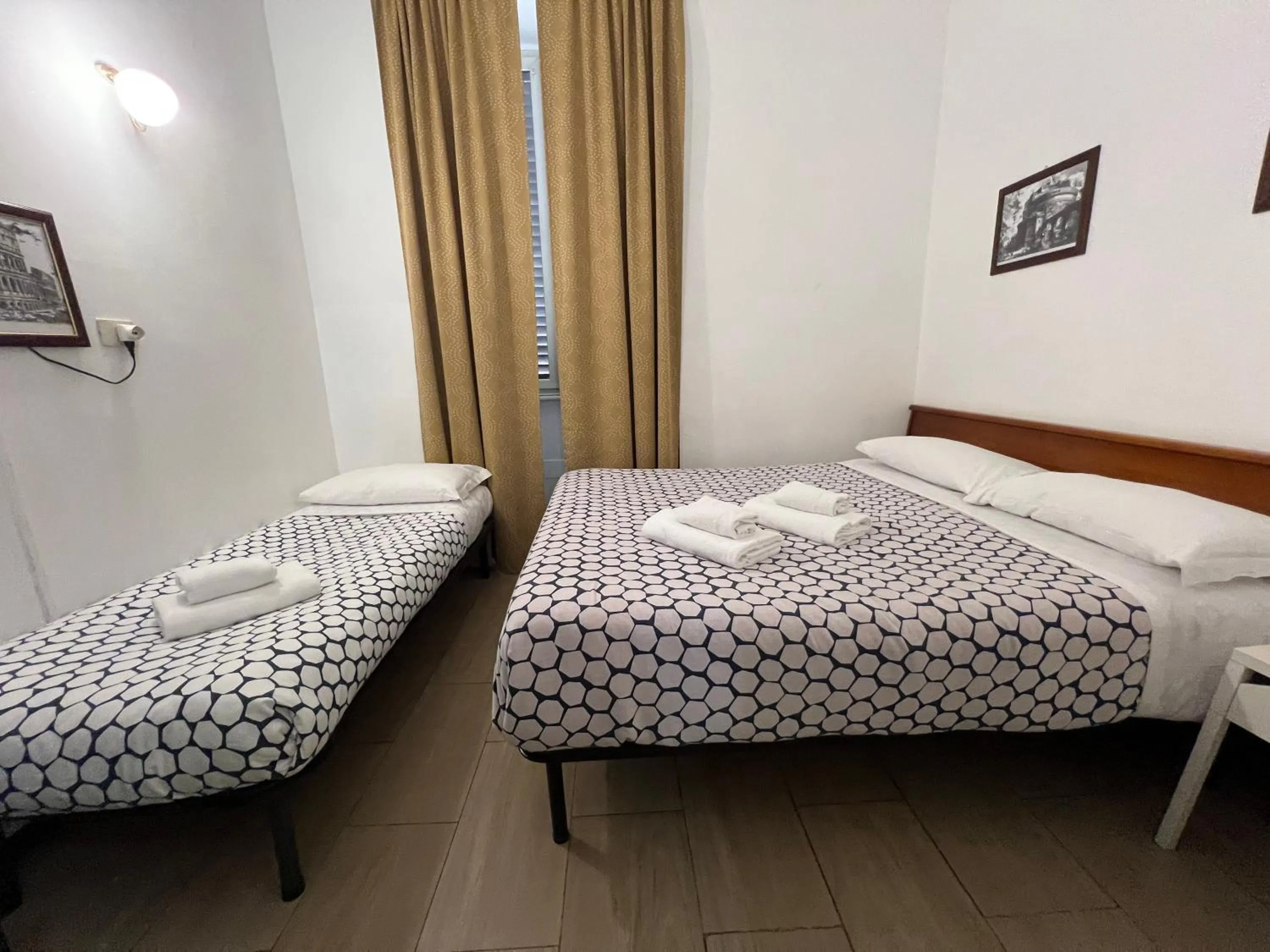 Bedroom, Bed in Booking Inn Settembre 95