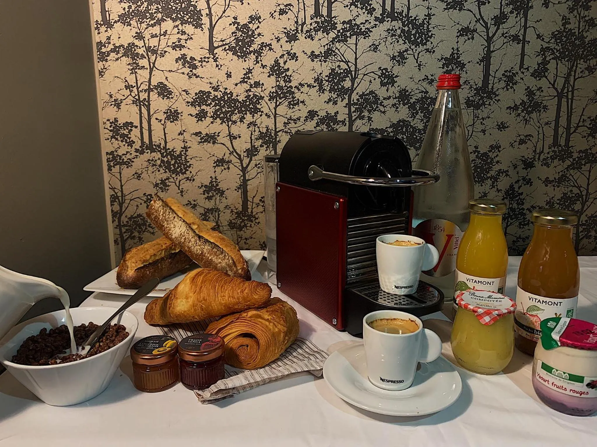Continental breakfast in Serotel Suites Opera