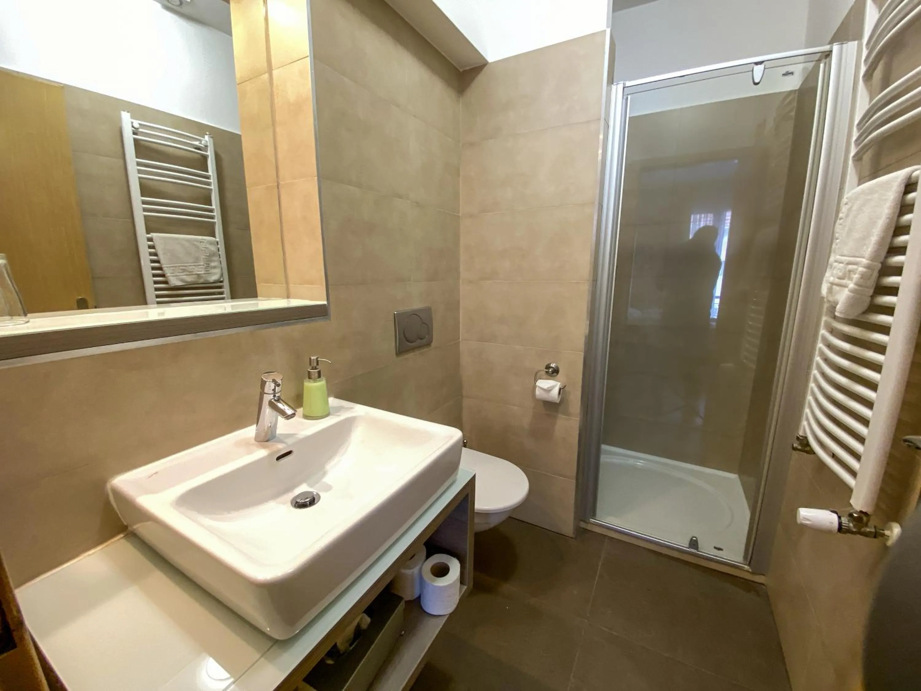 Shower in Royal Mediterran