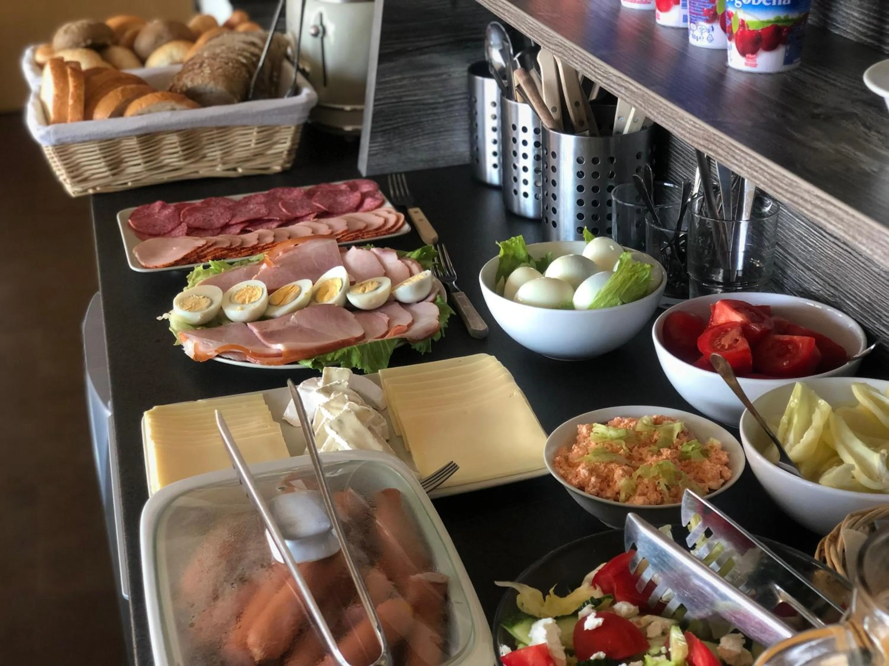 Food and drinks in Royal Mediterran