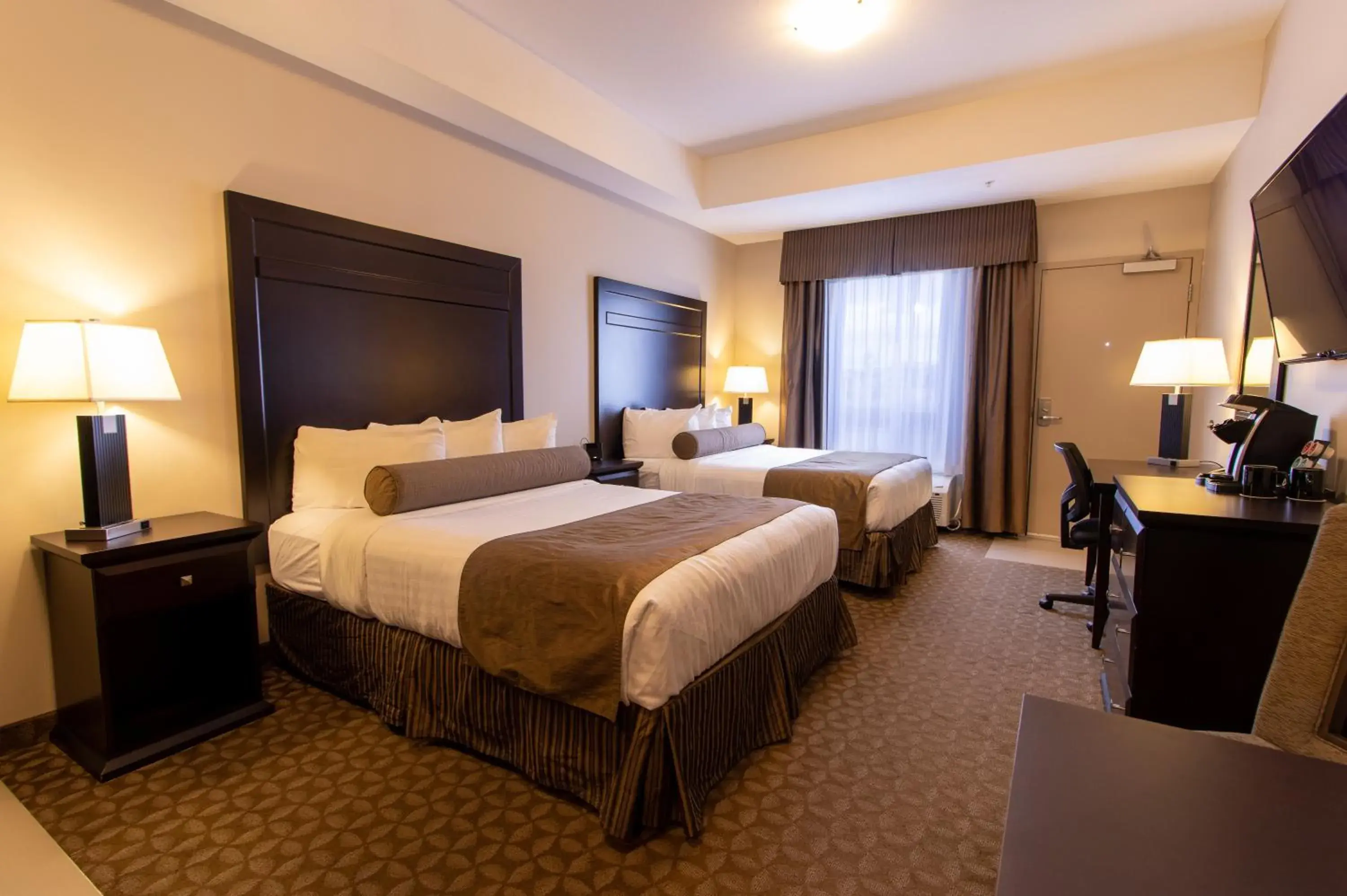 Queen Suite with Two Queen Beds in Kanata Whitecourt Queen Suite with Two Queen Beds in Kanata Whitecourt