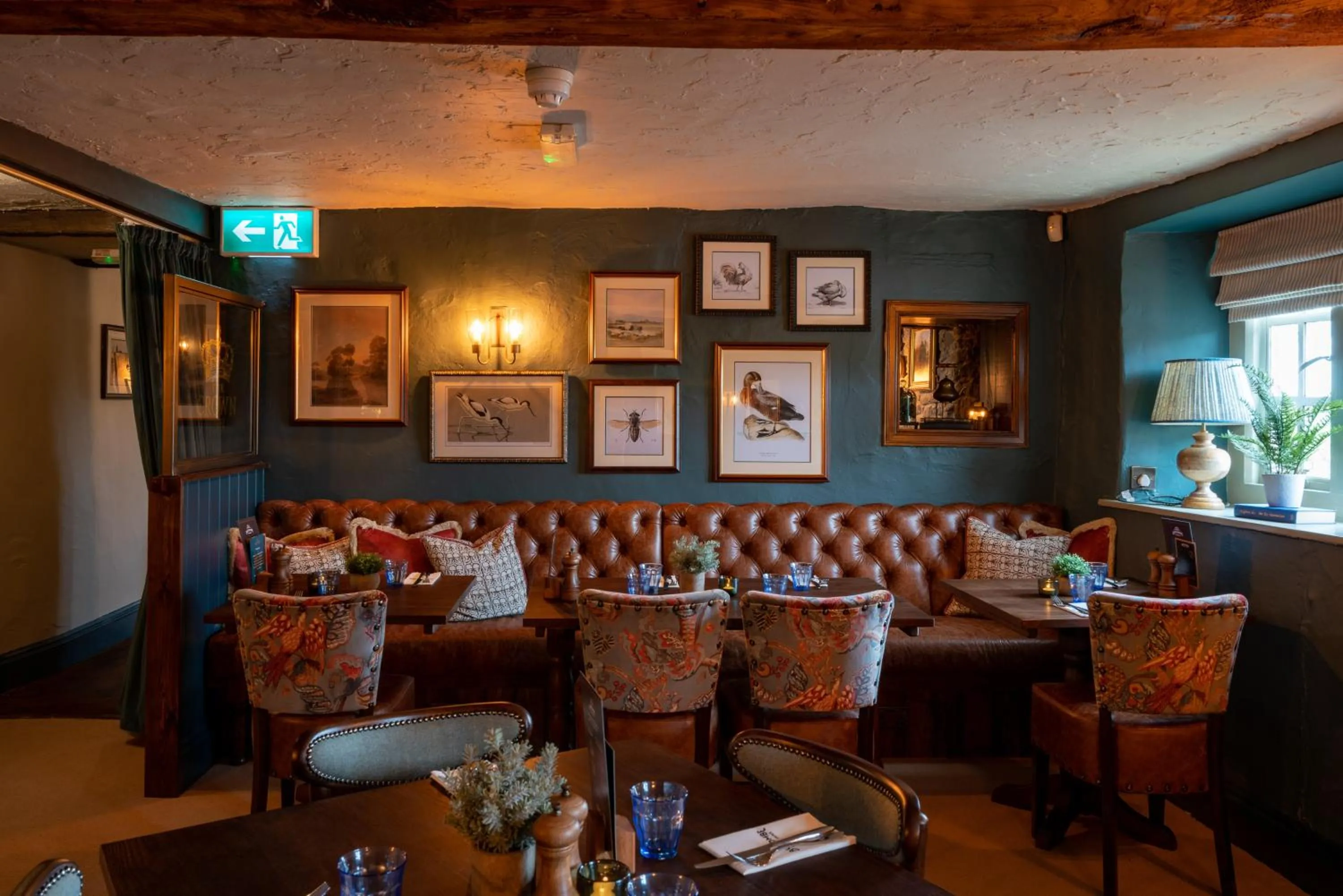 Dining area in Crown Inn at Tolldown