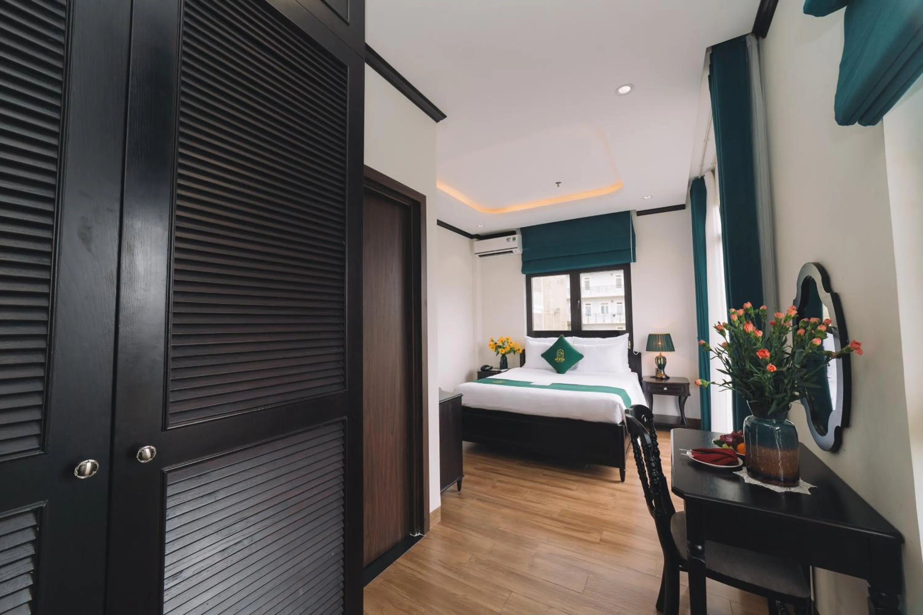 Photo of the whole room, Bed in Goldient Boutique Hotel