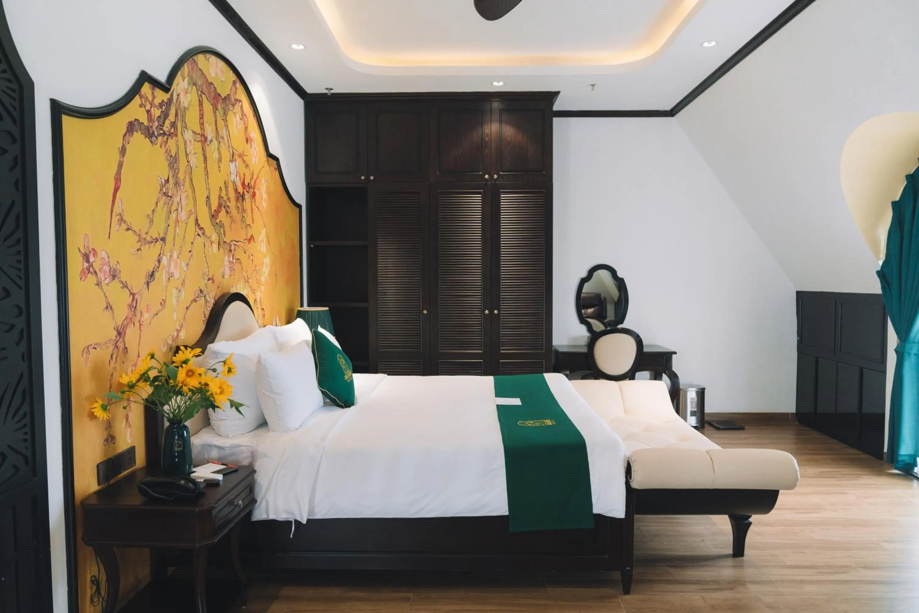 Bedroom, Bed in Goldient Boutique Hotel