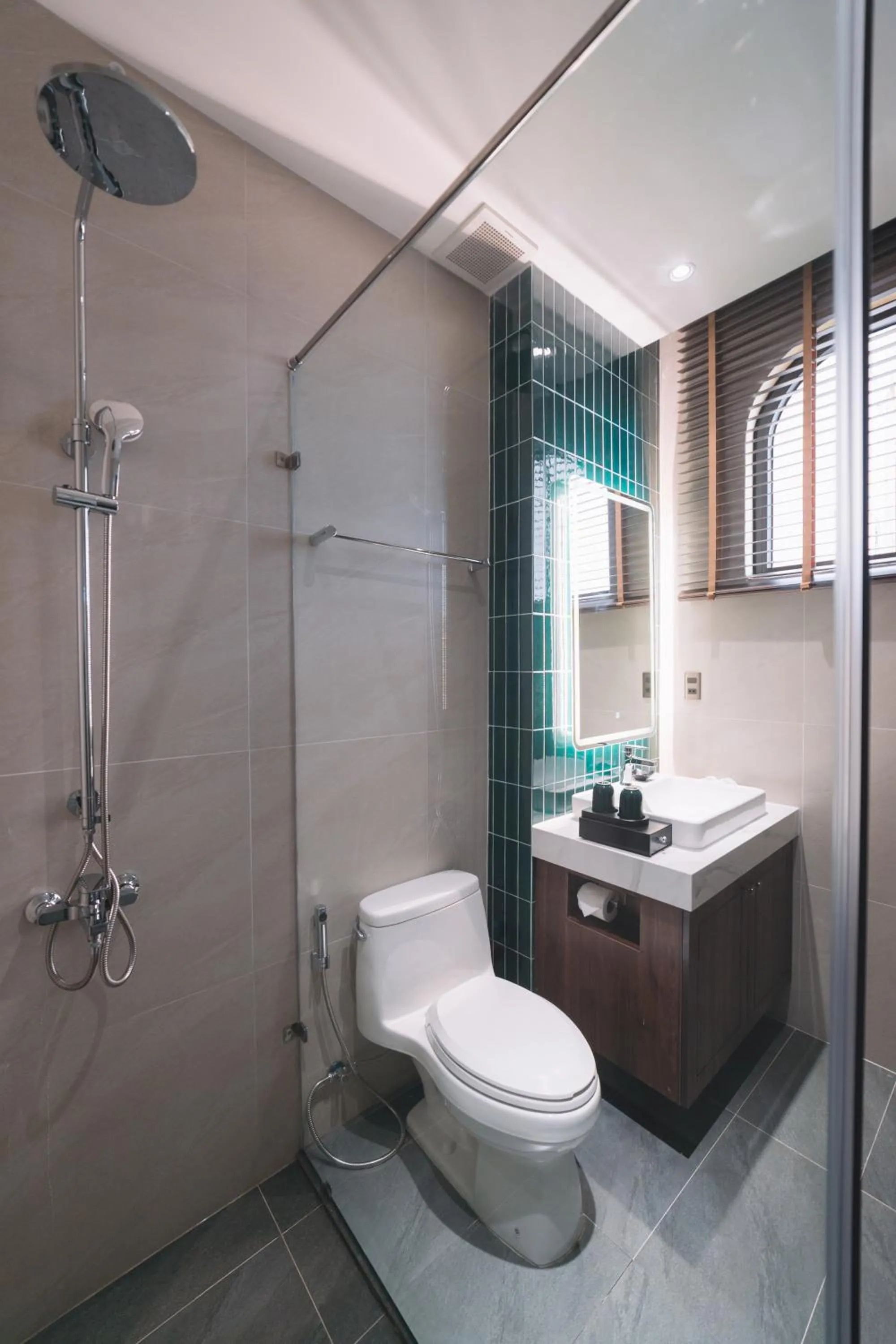 Shower in Goldient Boutique Hotel