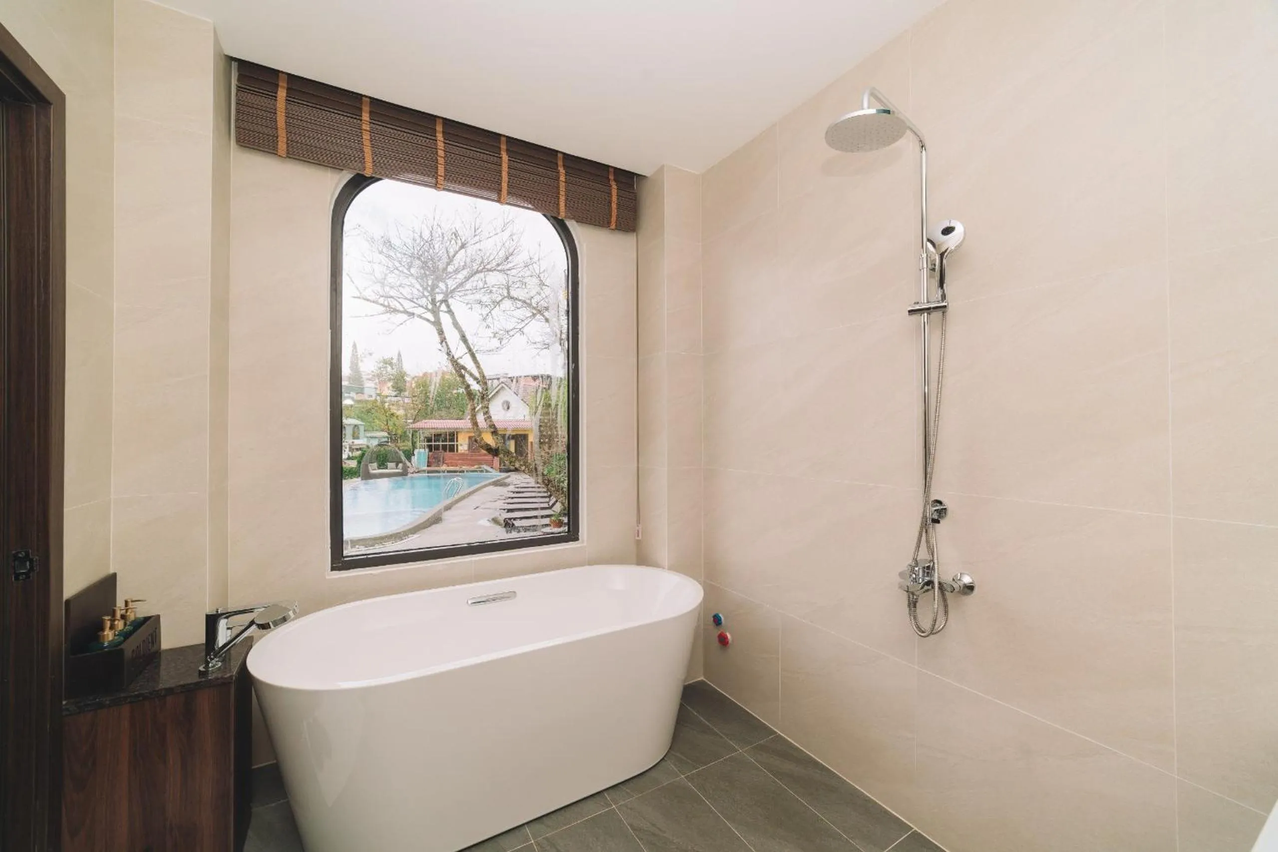 Shower in Goldient Boutique Hotel