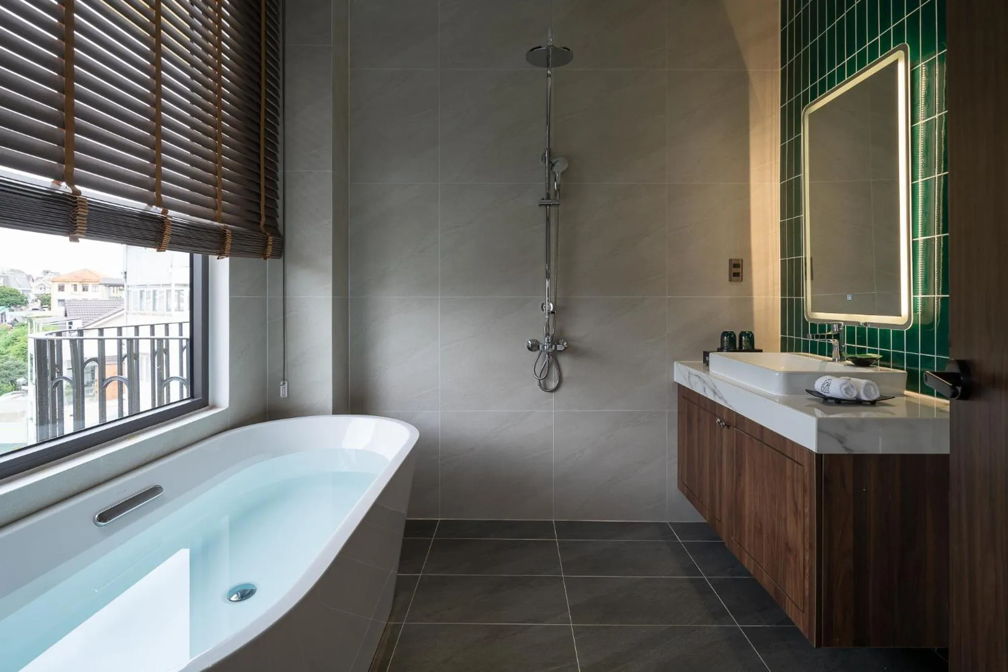 Shower in Goldient Boutique Hotel